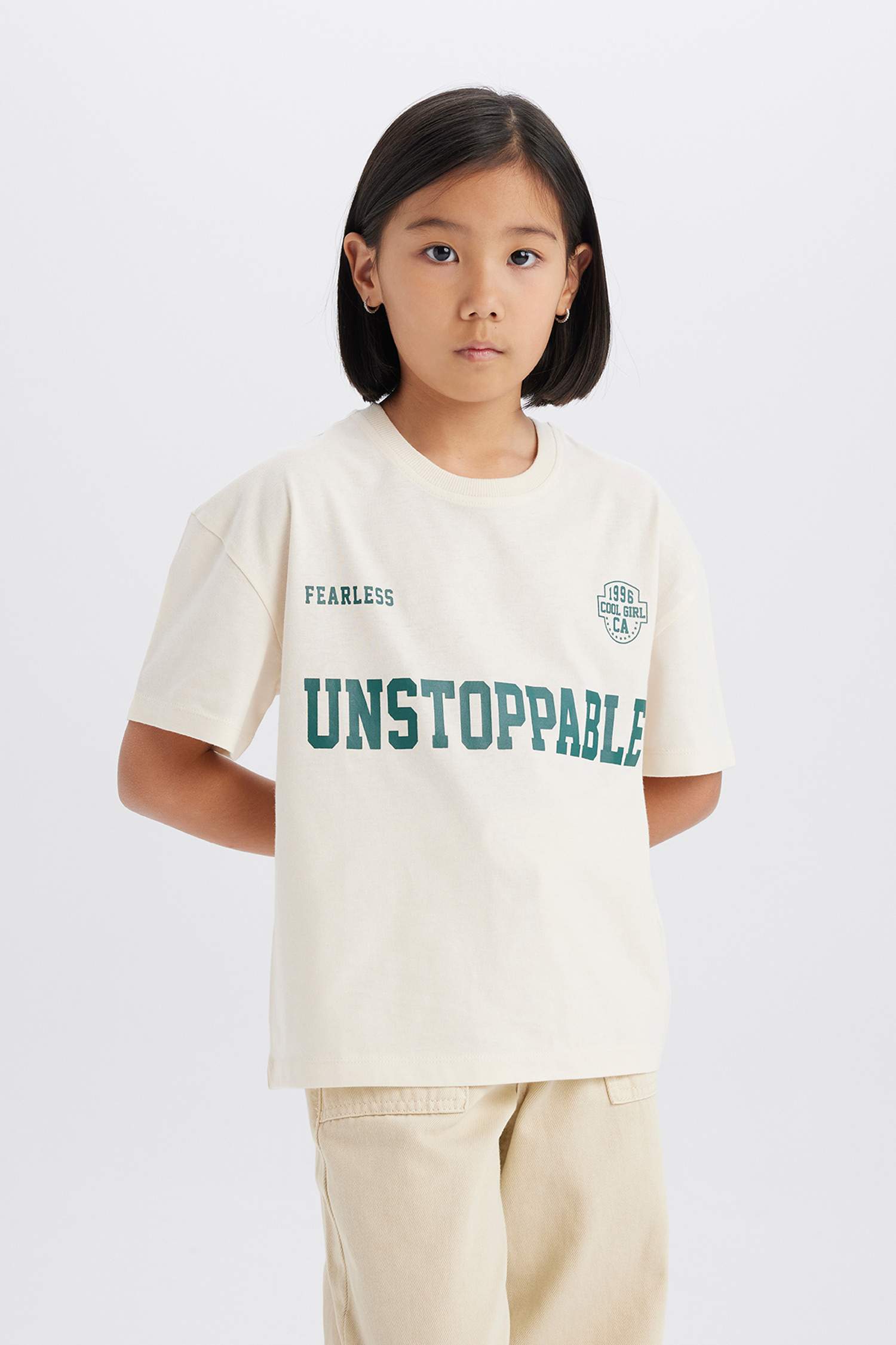 تيشيرت بناتي نص ردن بطبعة فاكهة قصة مريحة