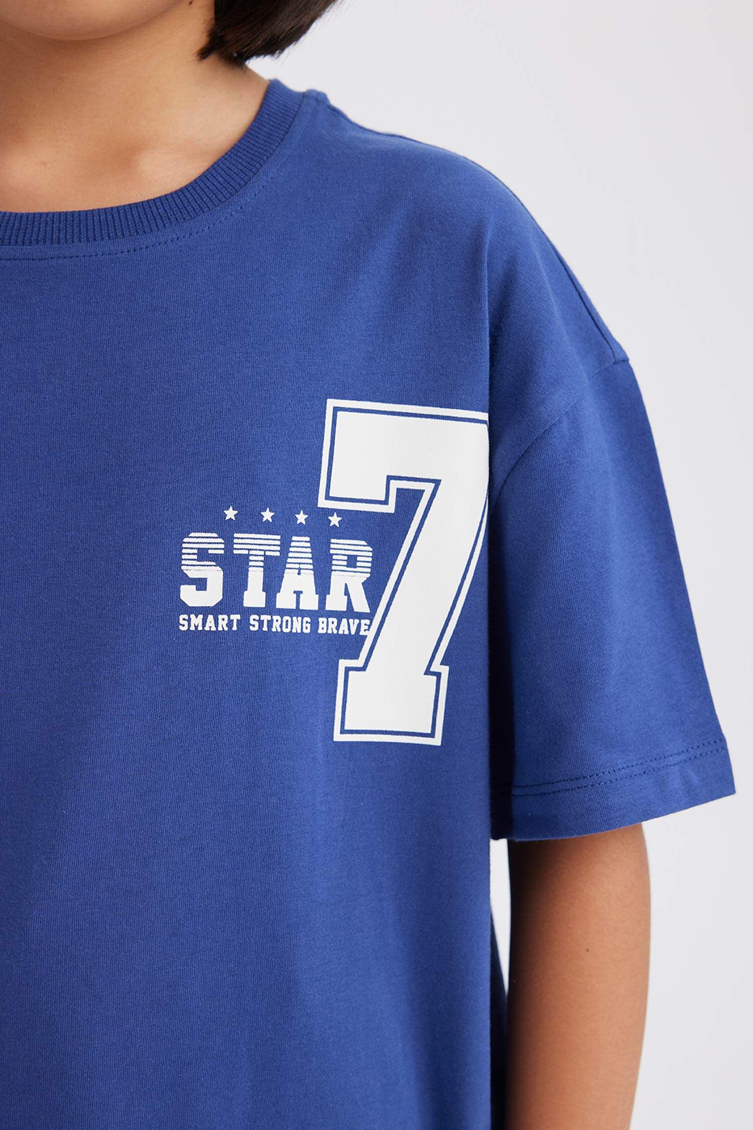 Kız Çocuk Oversize Geniş Kalıp Bisiklet Yaka Sırt Baskılı Kısa Kollu Tişört