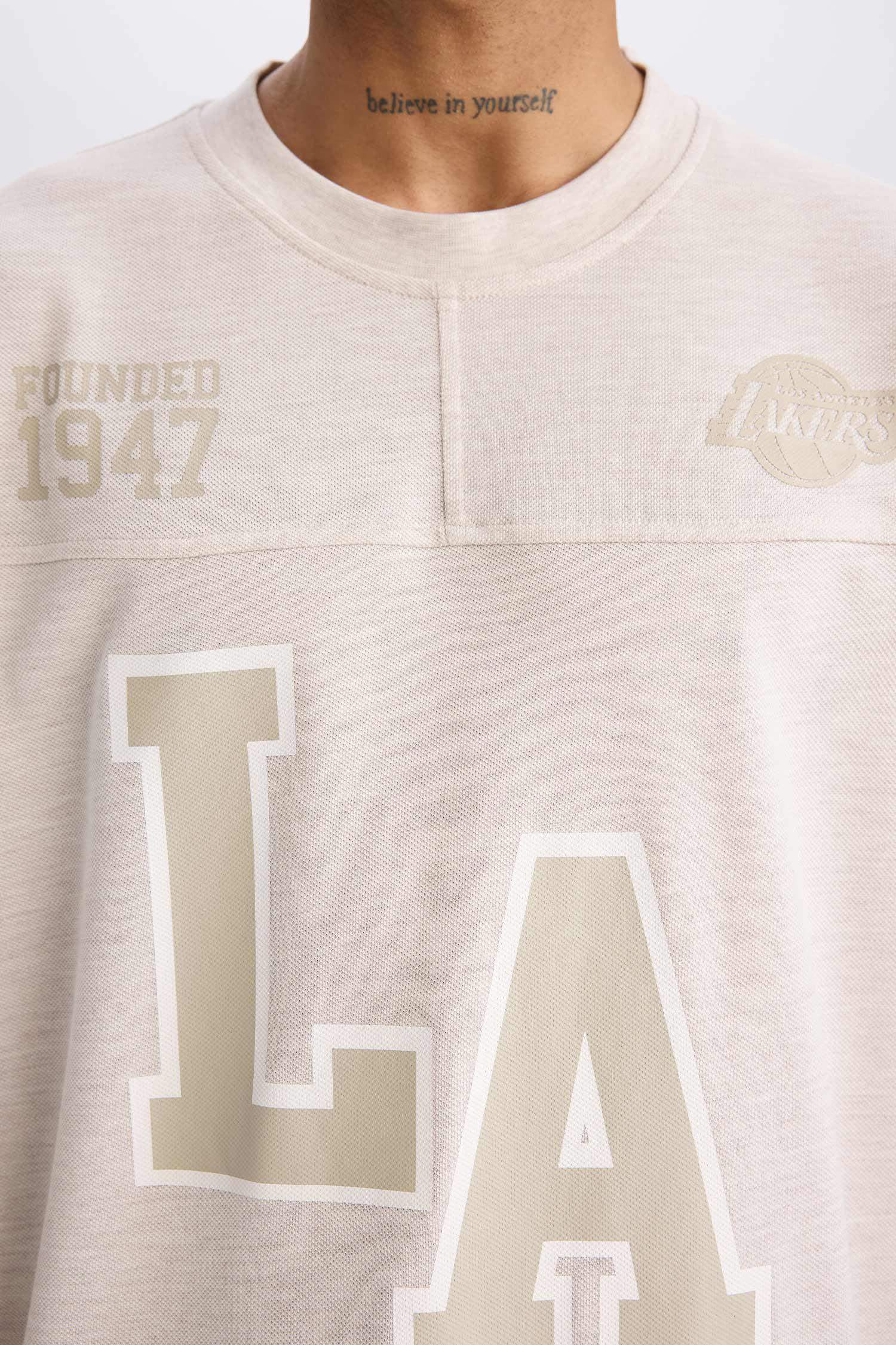 DeFactoFit NBA Los Angeles Lakers Oversize Geniş Kalıp Bisiklet Yaka Kısa Kollu Pike Tişört