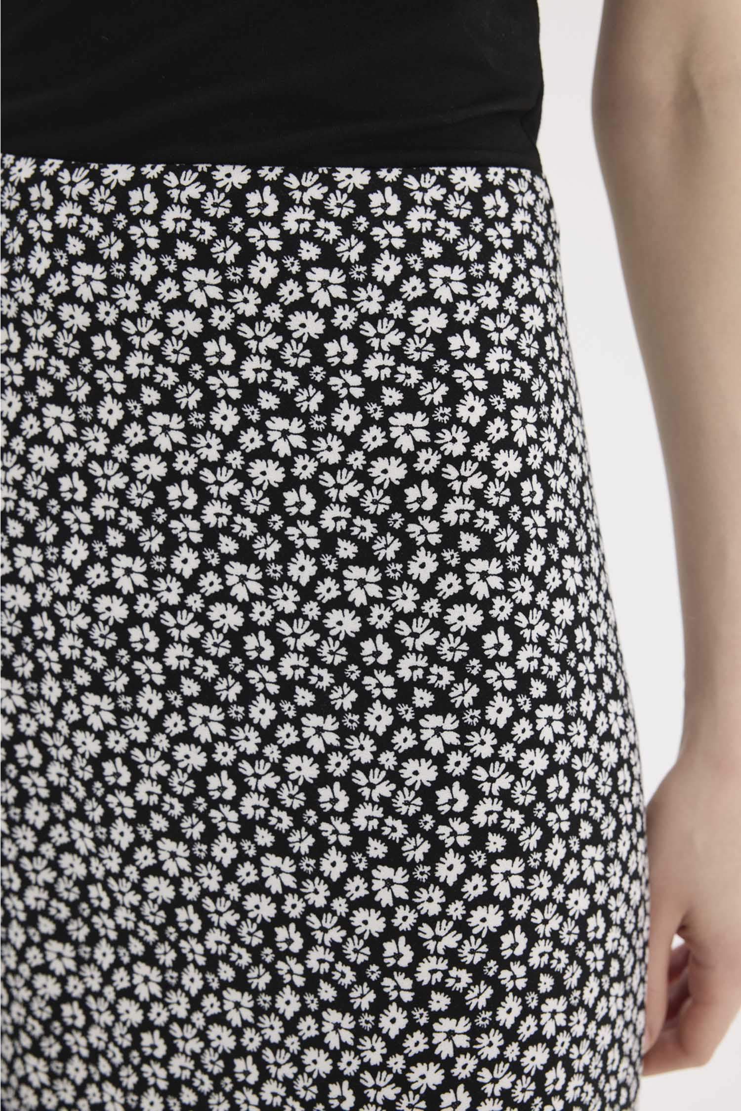 تنورة طويلة فلورال منسوج بقصة A وخصر عادي