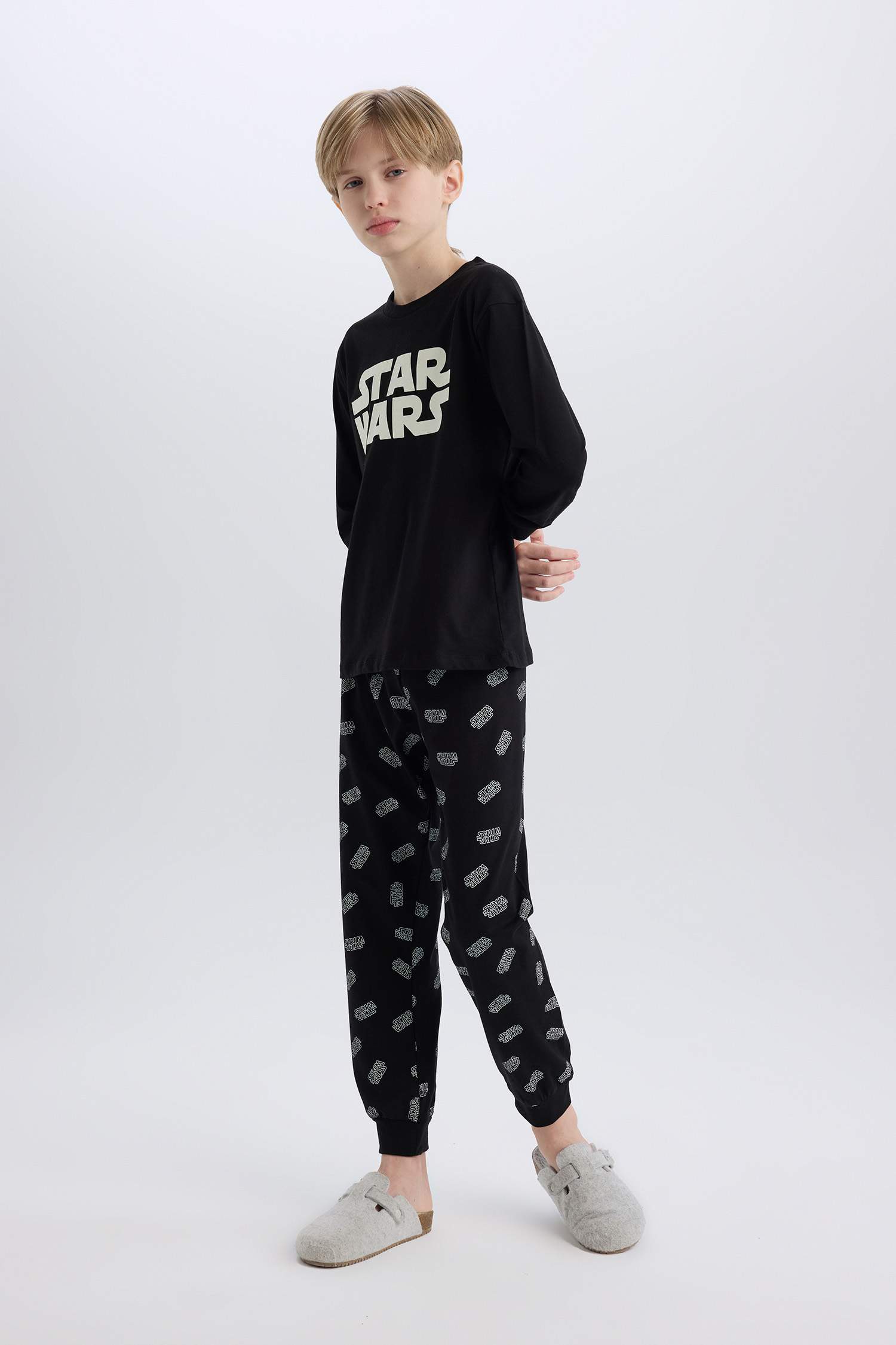 Boy Star Wars Long Sleeve Top Bottom 2 Piece Pajama Set