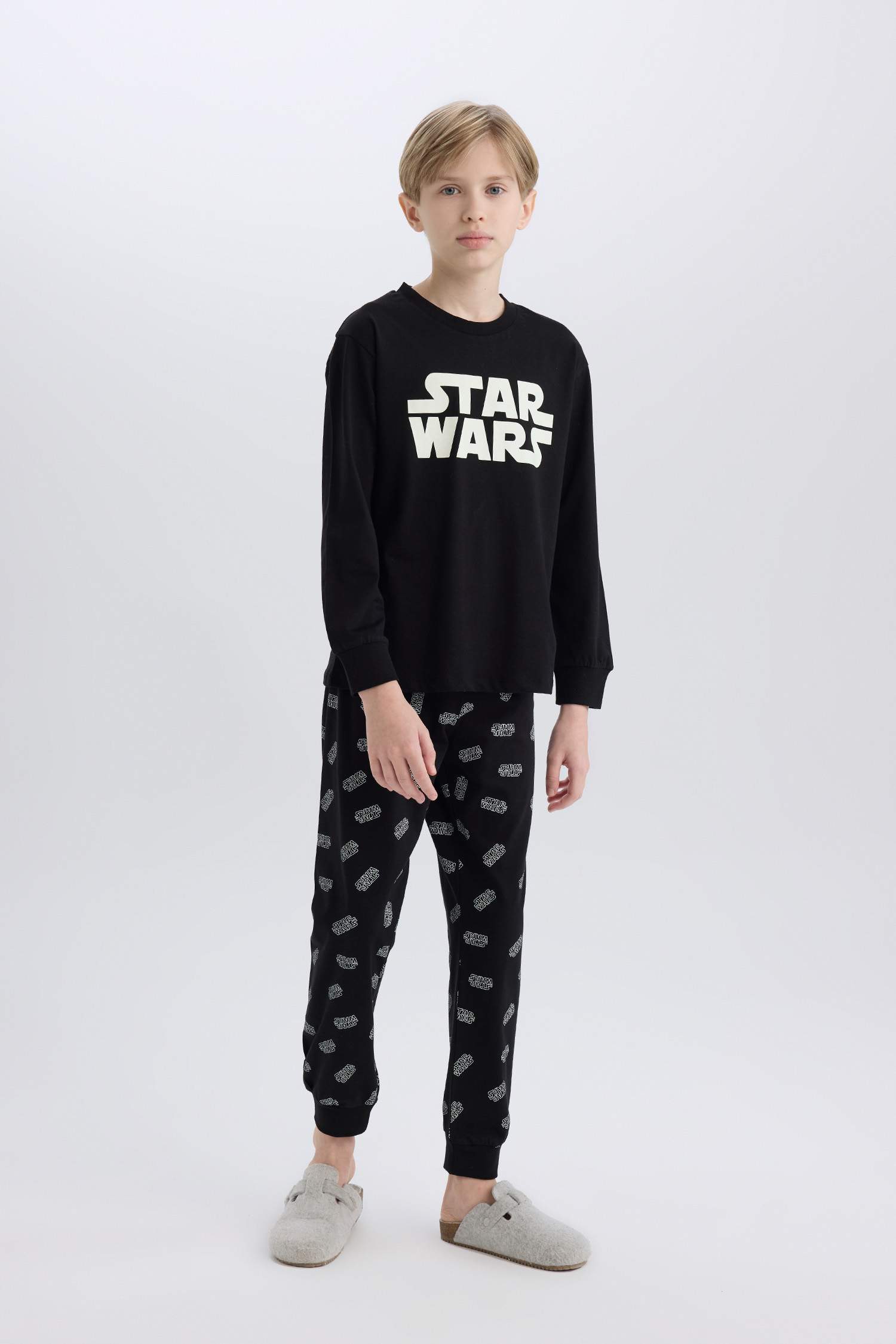 Boy Star Wars Long Sleeve Top Bottom 2 Piece Pajama Set