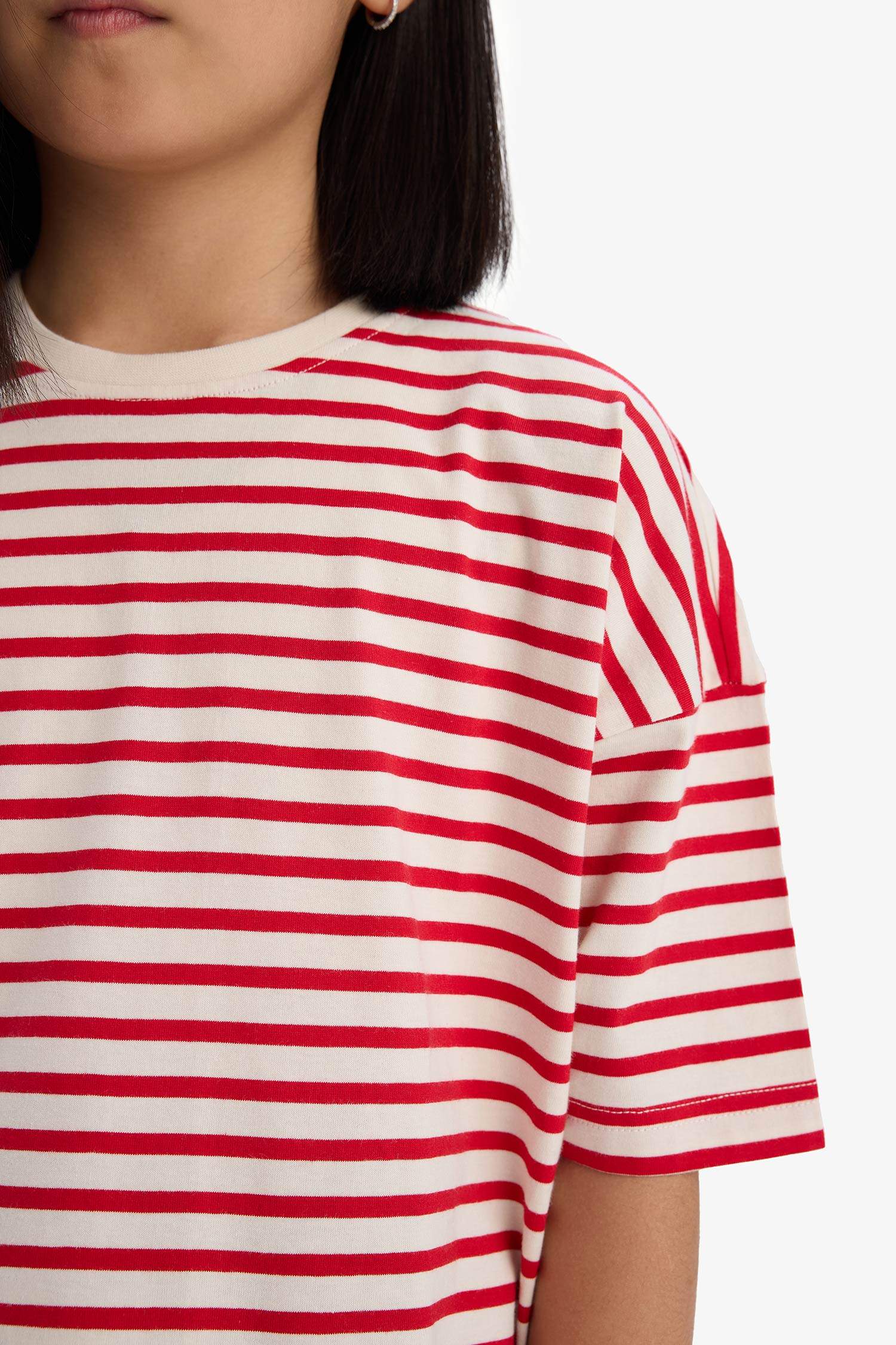 Kız Çocuk Relax Fit Bisiklet Yaka Çizgili Kısa Kollu Tişört