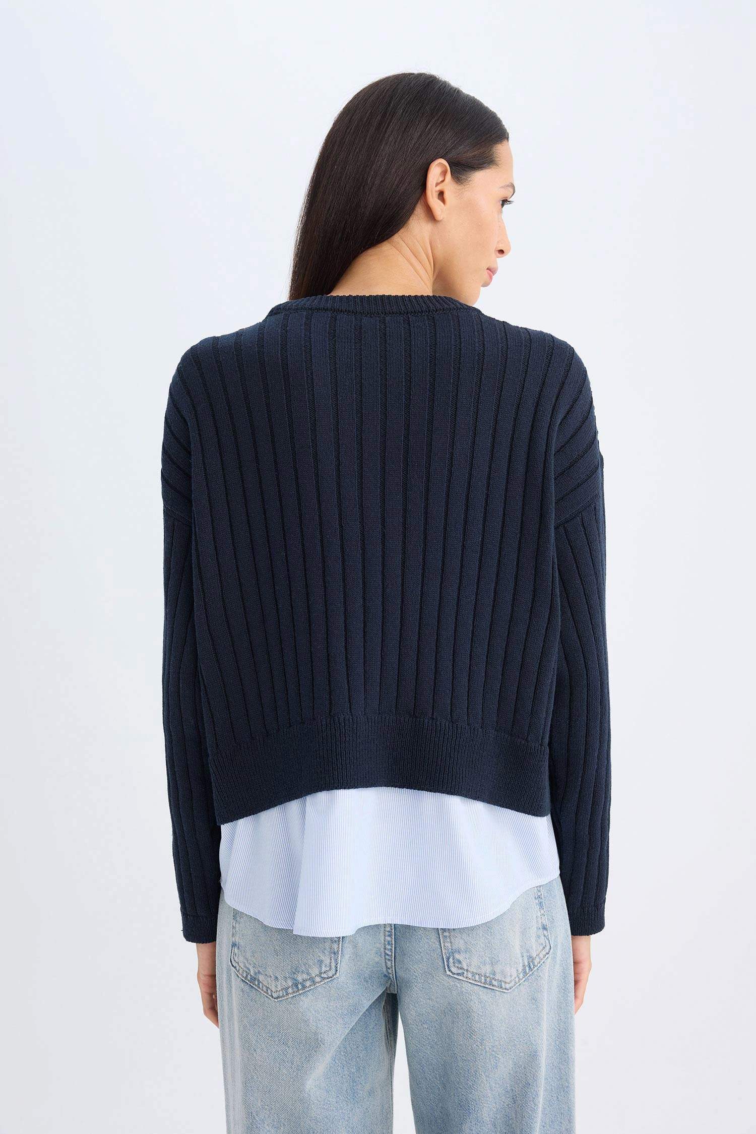 Relax Fit Bisiklet Yaka Etek Ucu Detaylı Triko Kazak