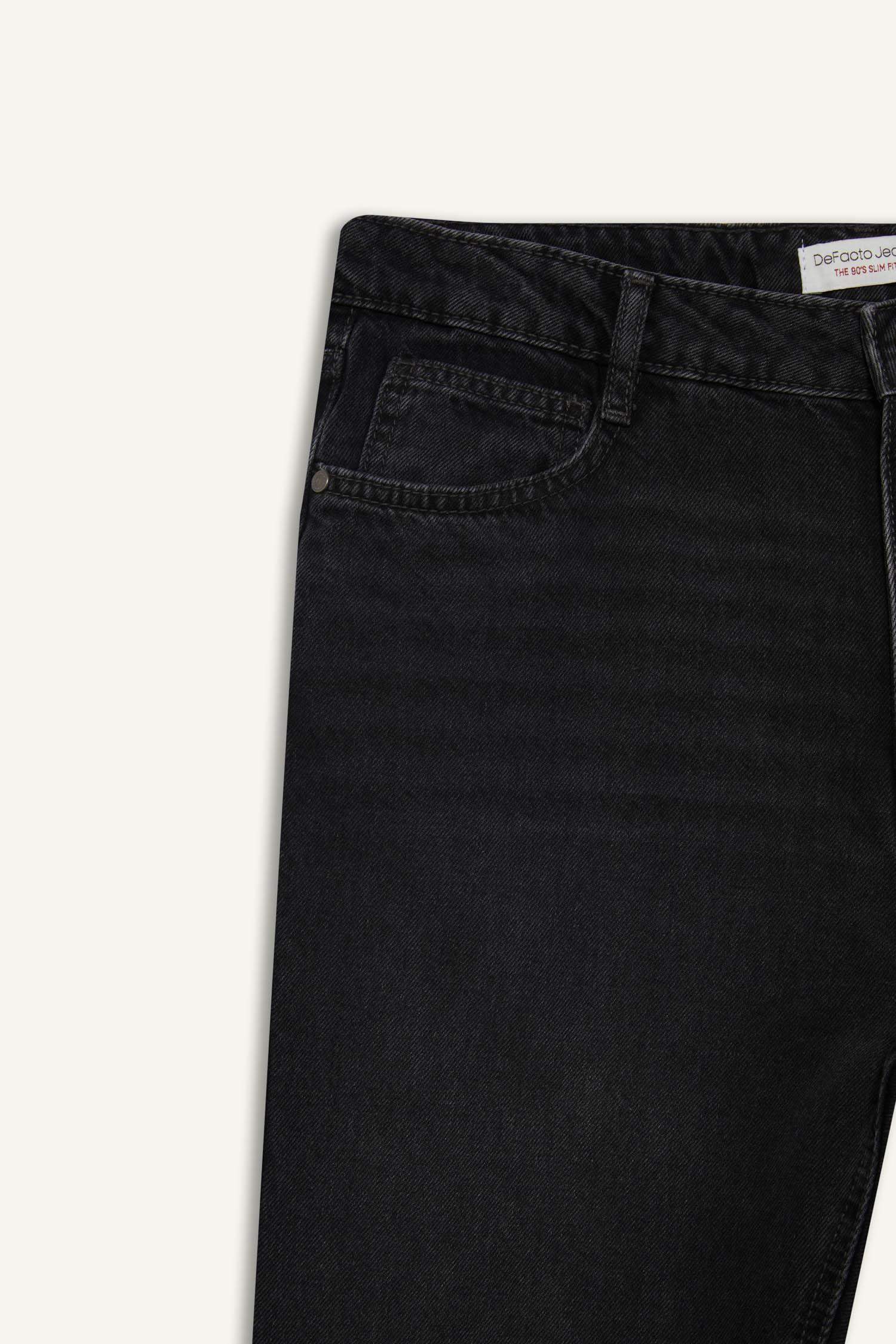 بنطرون جينز 90’S سليم فيت برجل ضيق وخصر عالي