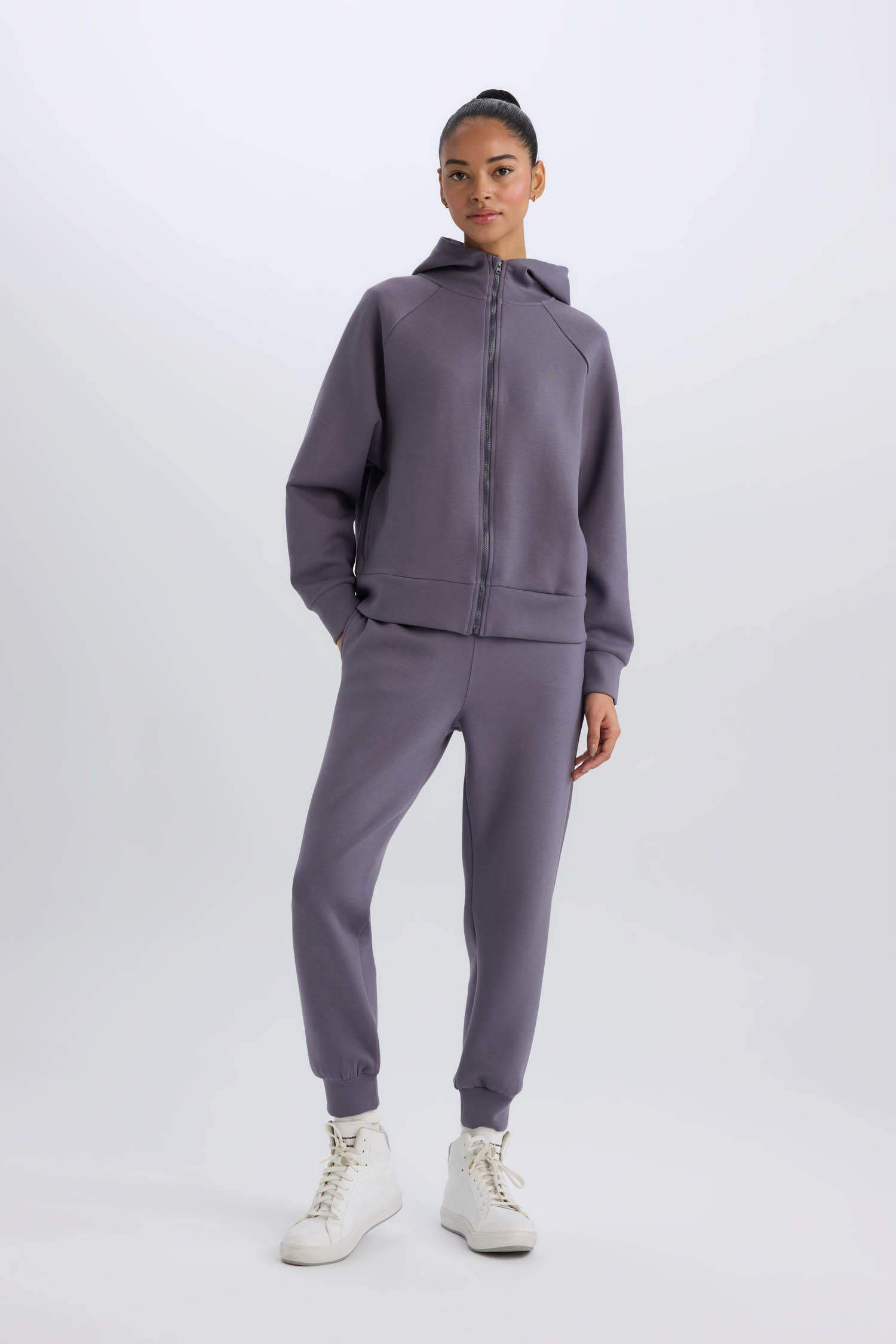 Sporcu Jogger Eşofman Altı Beli Lastikli Standart Fit Standart Paça Standart Boy