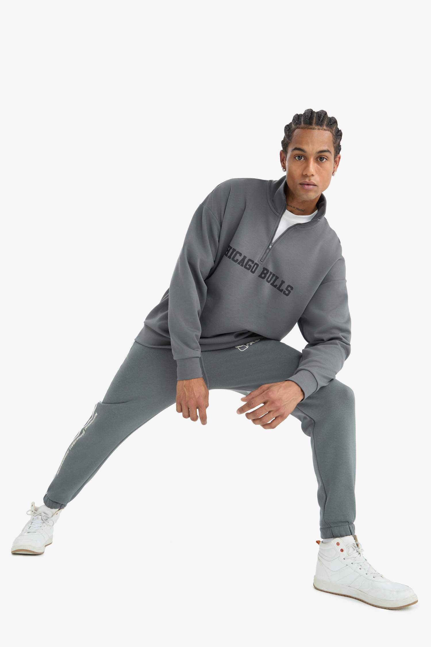 DeFactoFit NBA Chicago Bulls Oversize Geniş Kalıp Fermuarlı Dik Yaka Skuba Dalgıç Kumaş Sweatshirt