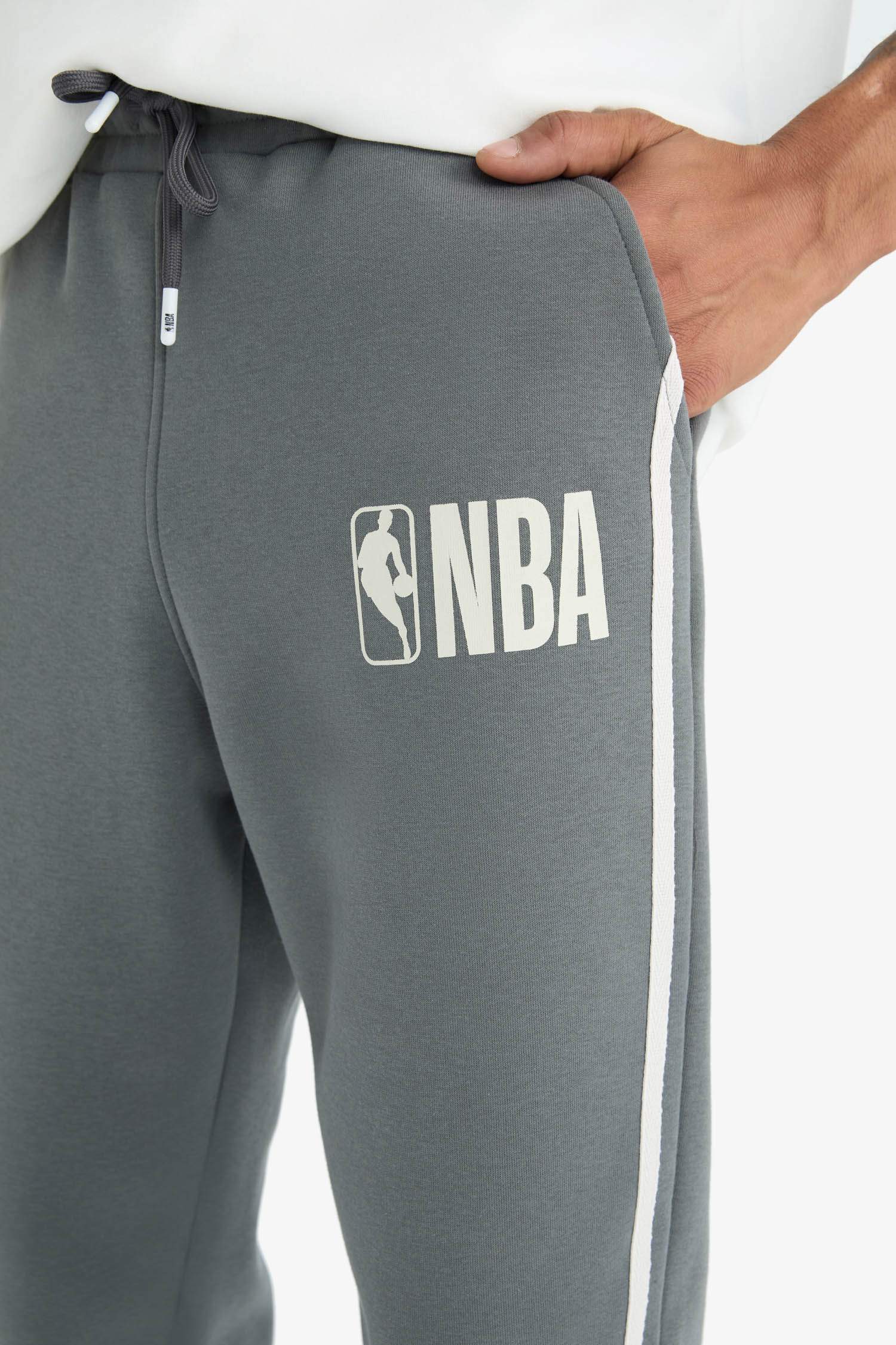 NBA Wordmark Kalın Jogger Eşofman Altı Standart Fit Beli Bağcıklı Cepli
