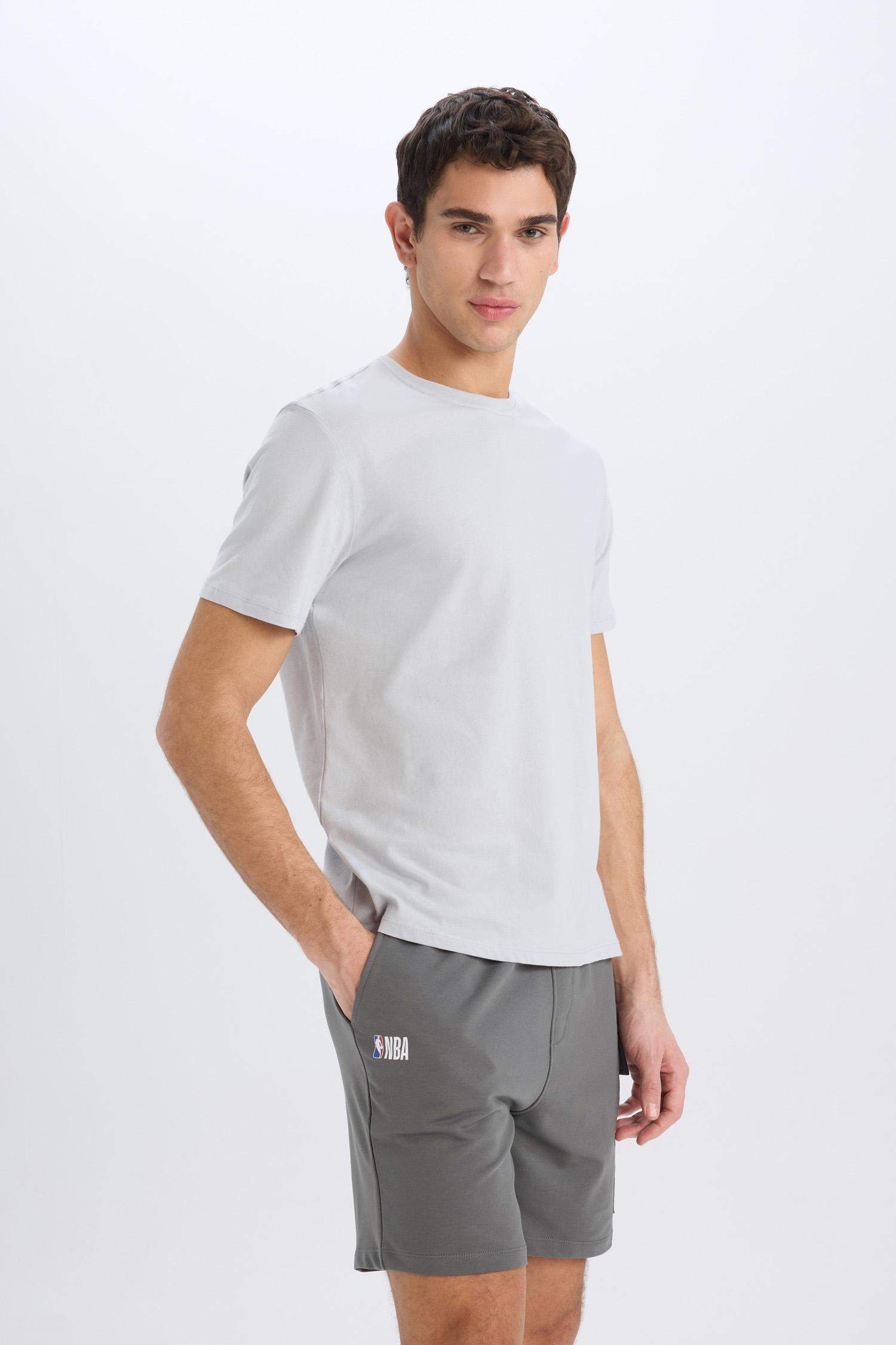 شورت قصير قصة عادية بجيب من Brooklyn Nets