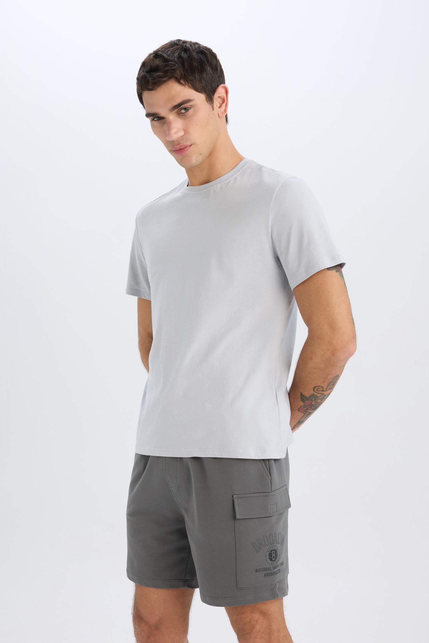 شورت قصير قصة عادية بجيب من Brooklyn Nets