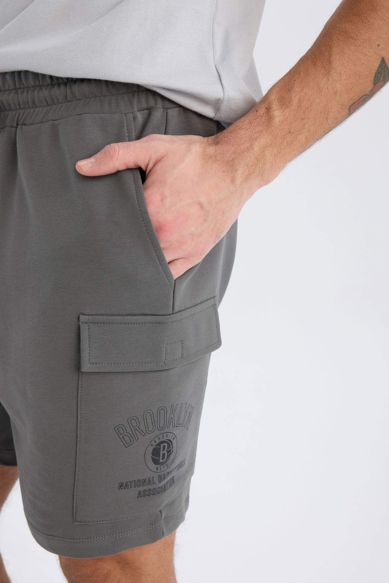 Шорты стандартного кроя с лицензией NBA Brooklyn Nets, Коллекция DeFactoFit