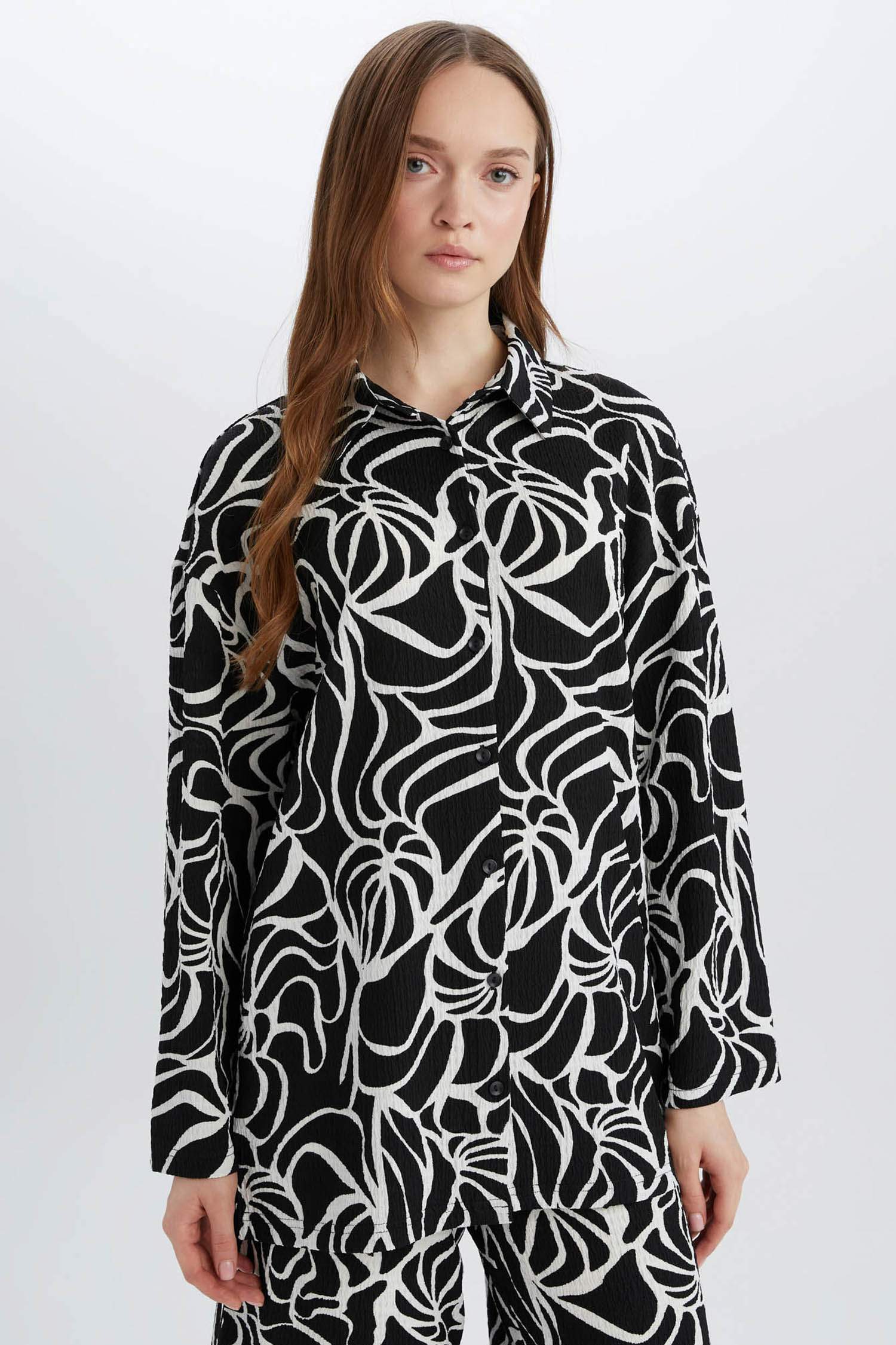 Regular Fit Desenli Bürümcük Uzun Kollu Gömlek