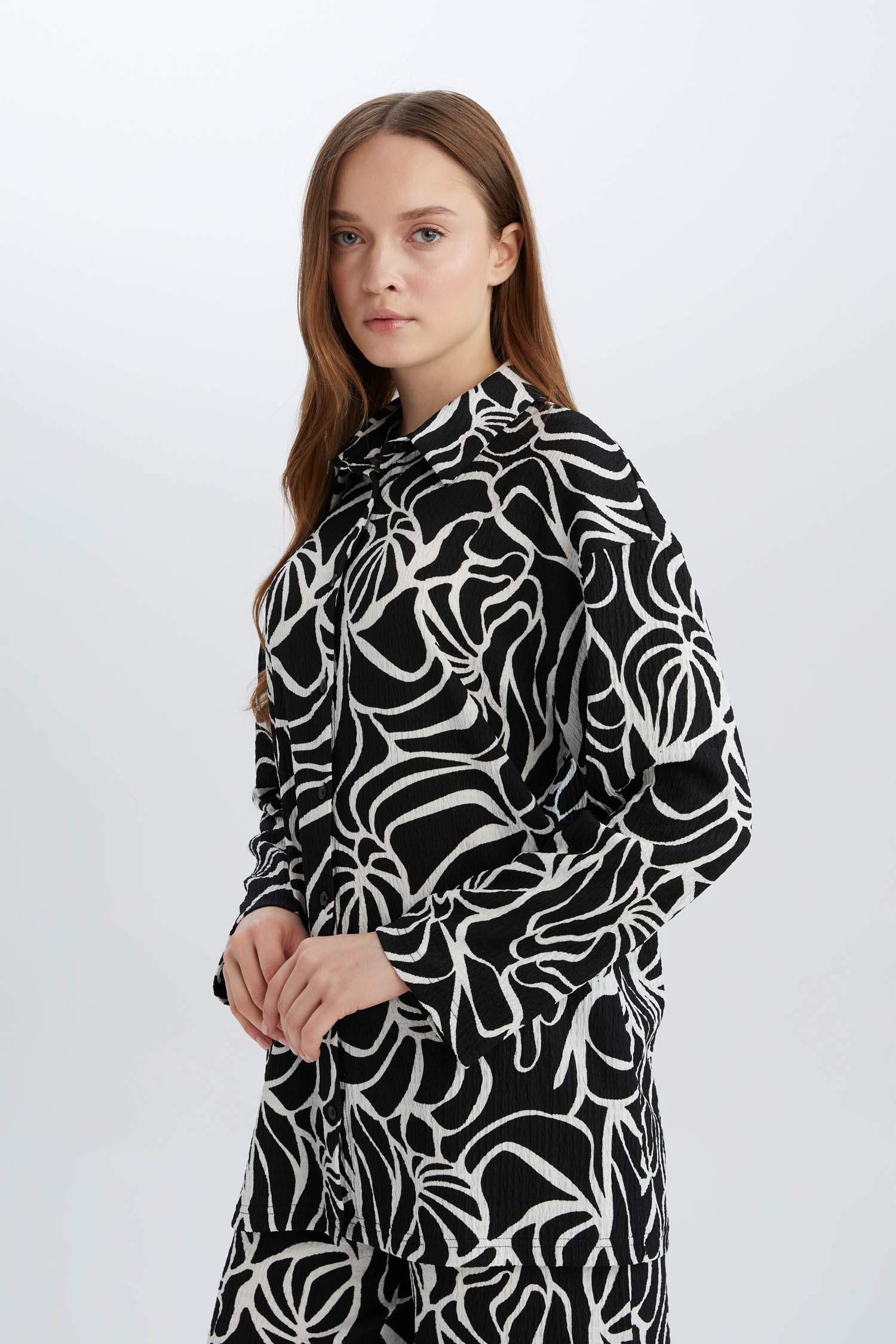 Regular Fit Desenli Bürümcük Uzun Kollu Gömlek