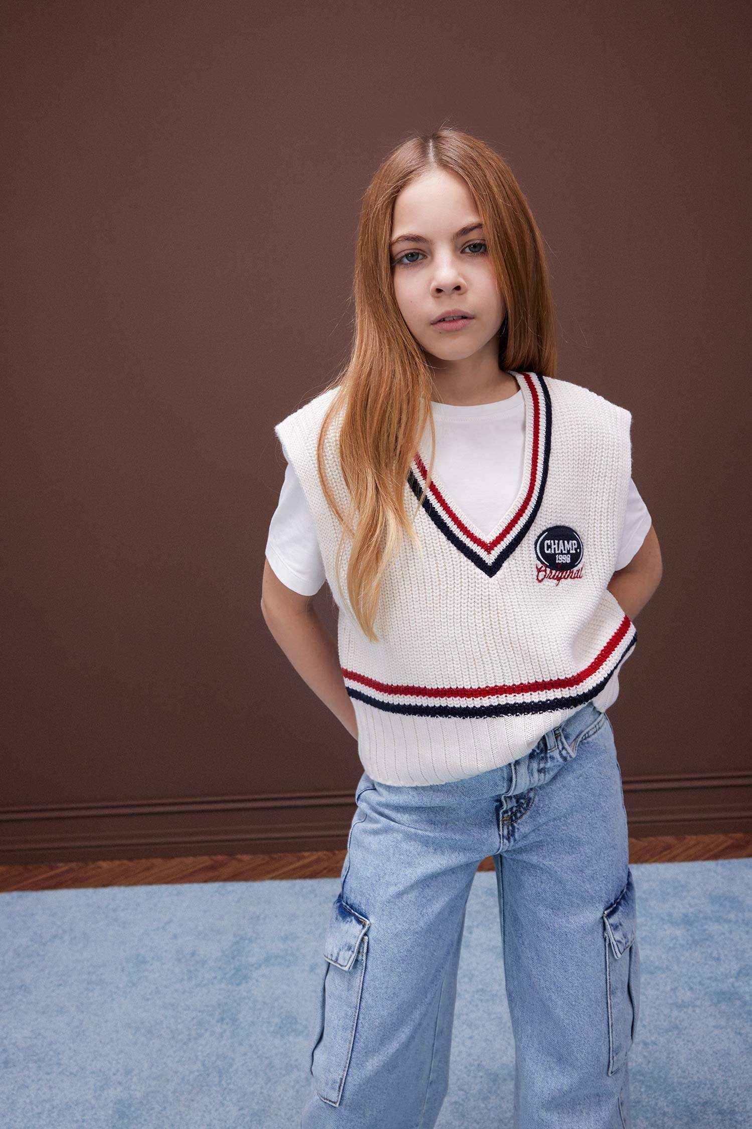Kız Çocuk V Yaka Nakışlı Triko Süveter