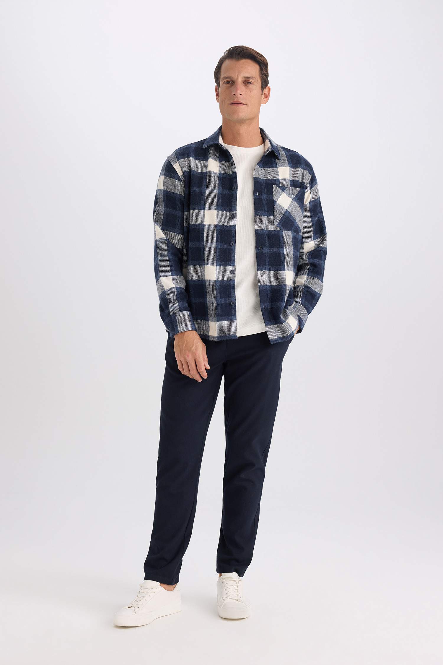 Jogger Beli Bağcıklı Cepli Düz Paça Pantolon