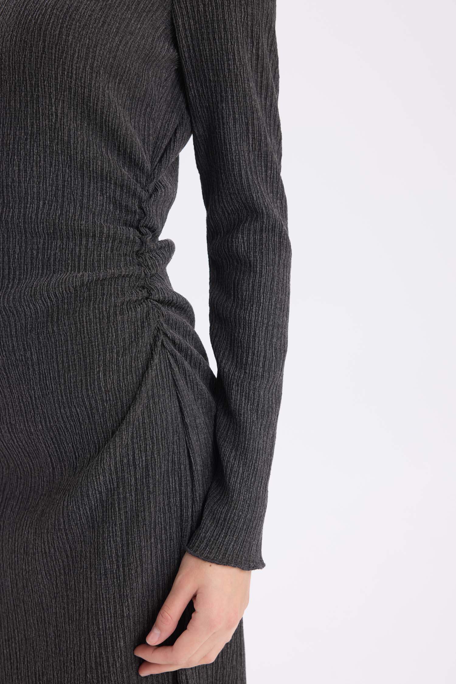 Bodycon Vücudu Saran Yarım Balıkçı Yaka Basic Düz Bürümcük Uzun Kollu Midi Elbise