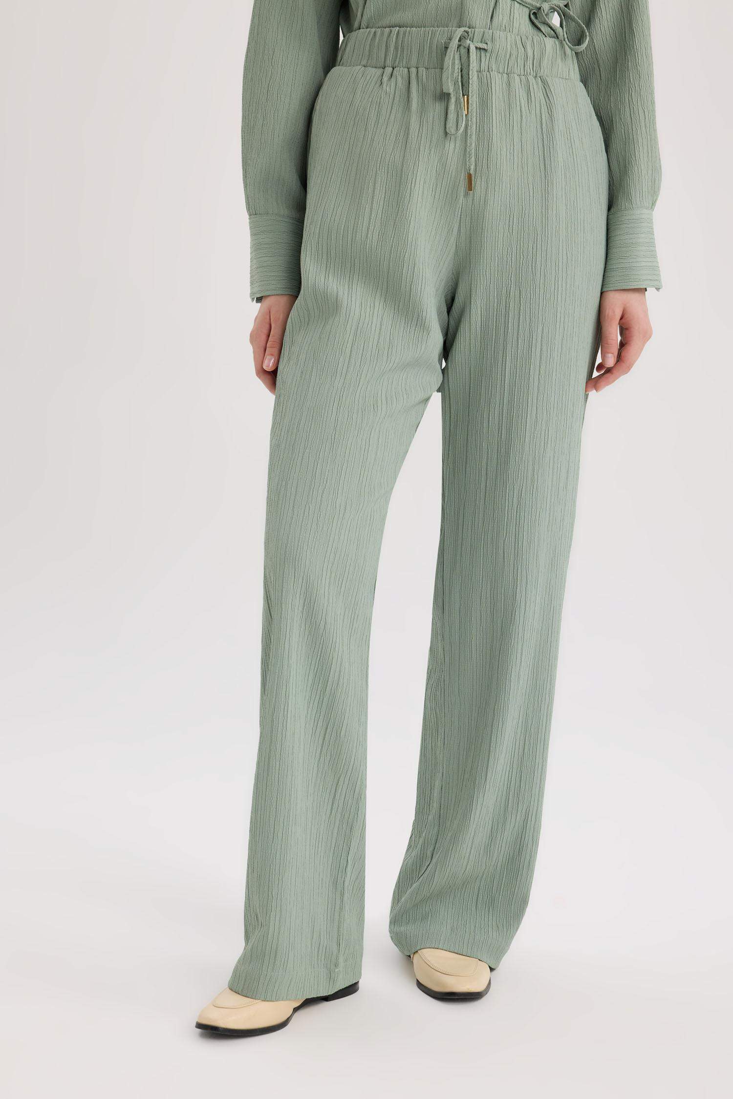 Straight Fit Cep Detaylı Standart Paça Krinkıl Kumaş Pantolon