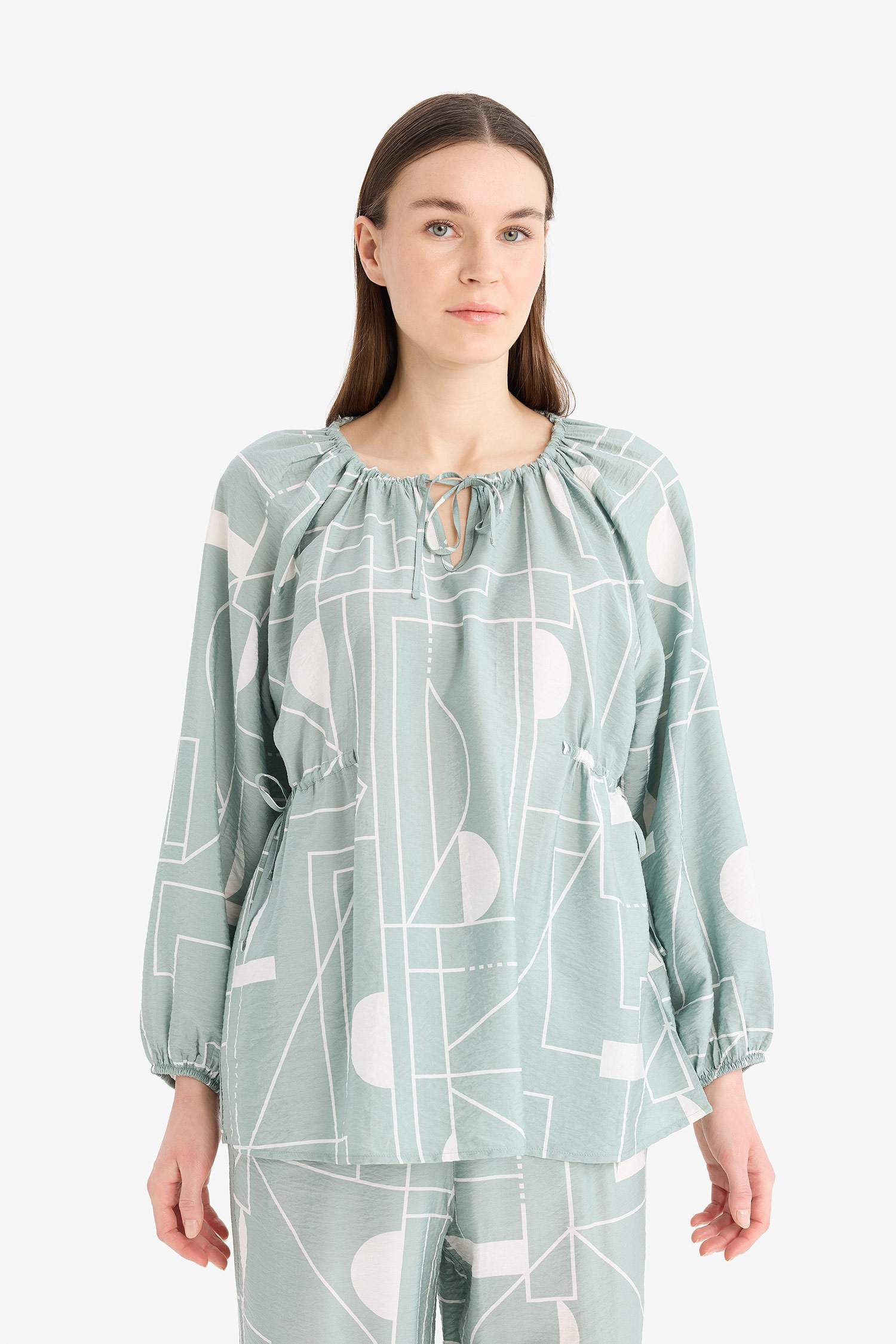 بلوزة ردن طويل قصة عادية