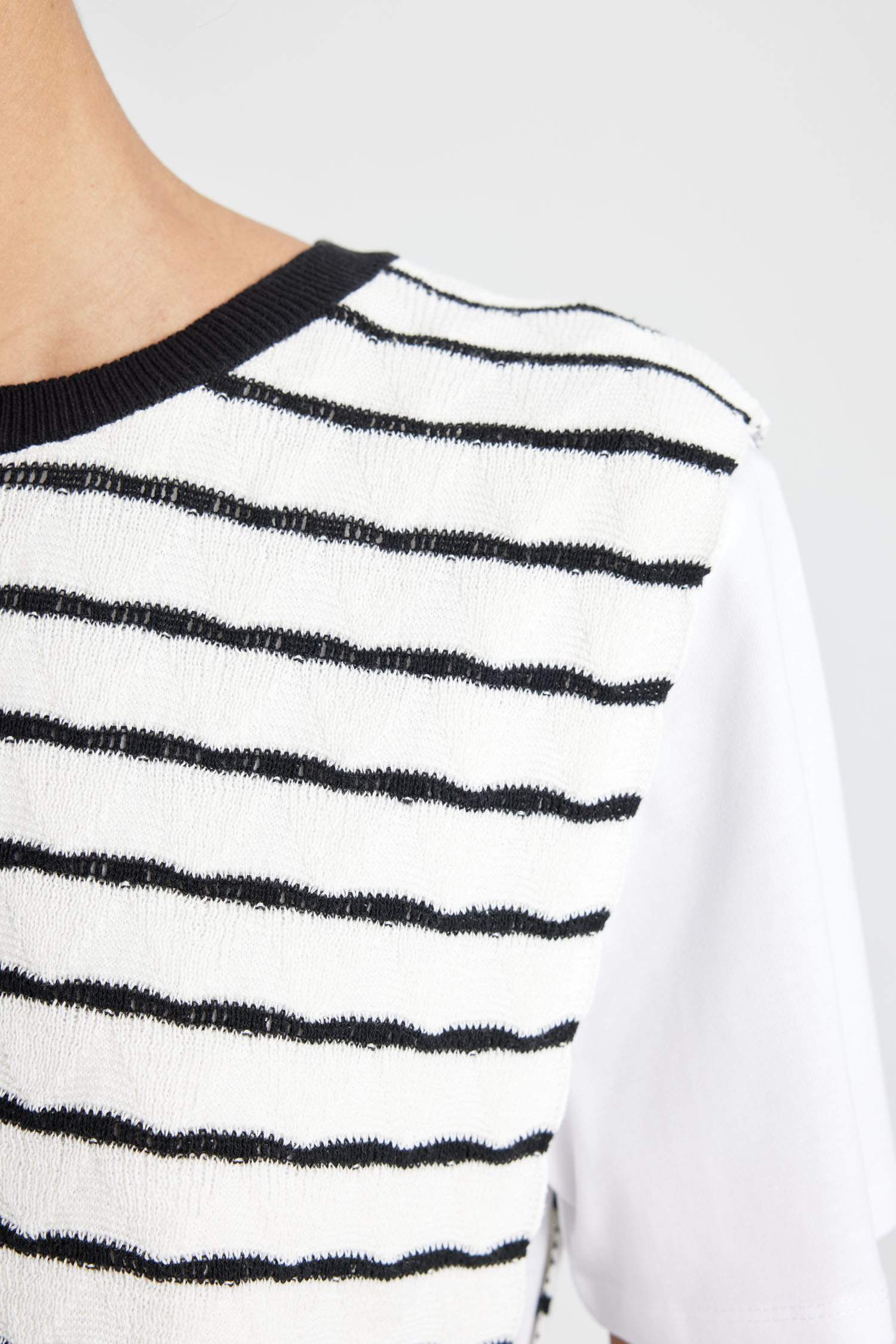 Regular Fit Crew Neck Striped Side Tie Pullover