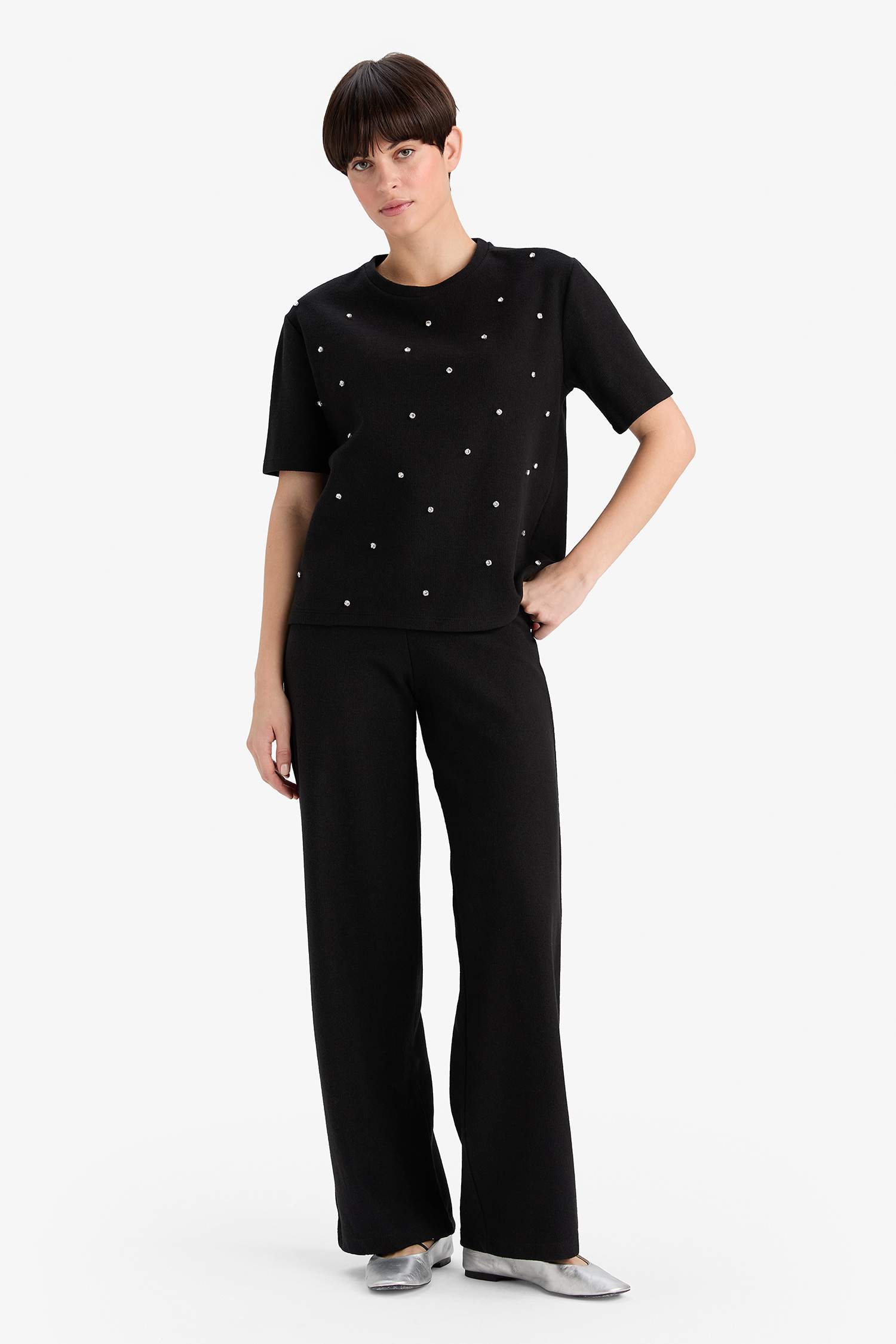 تي شيرت كاجوال نص كم قصة عادية بياقة مستديرة