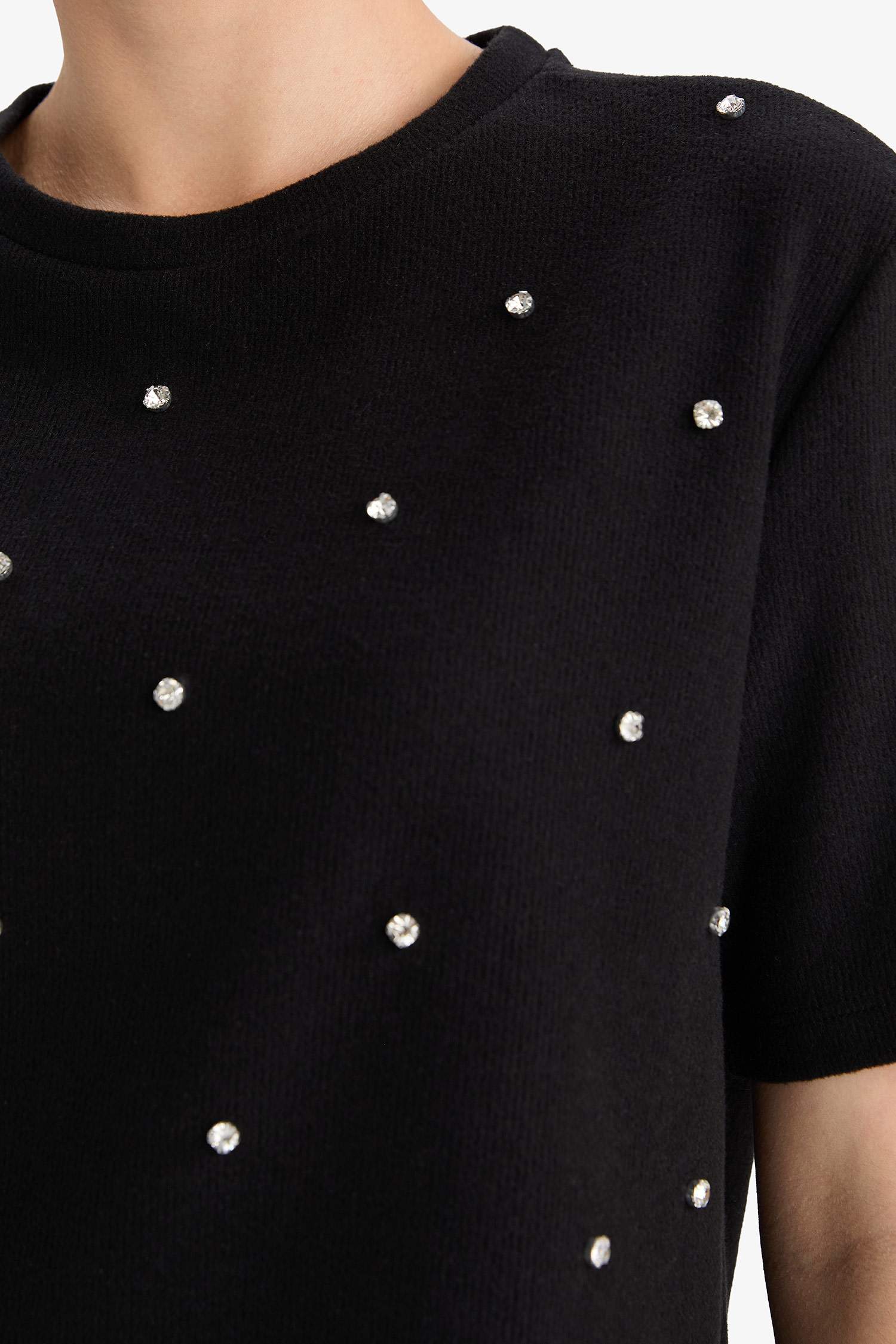 تي شيرت كاجوال نص كم قصة عادية بياقة مستديرة