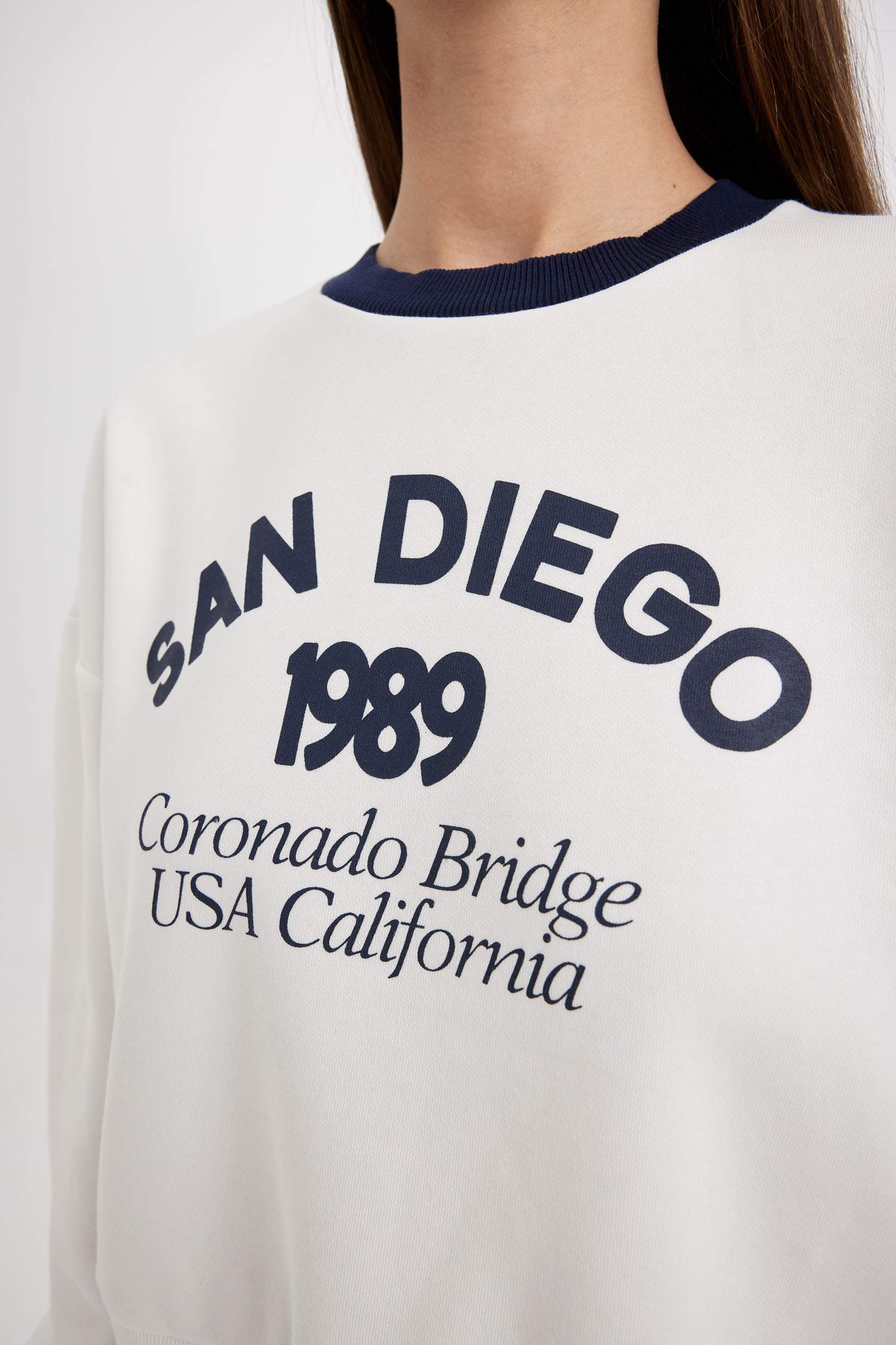 Boxy Fit Bisiklet Yaka Baskılı Kalın  Sweatshirt