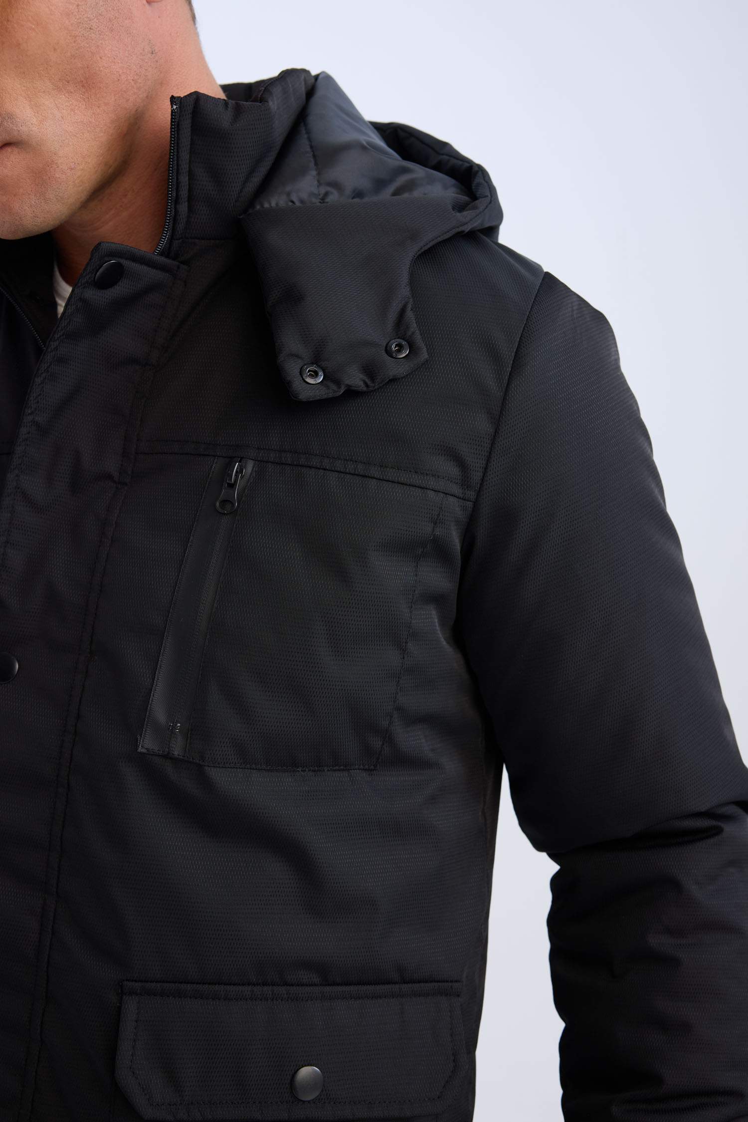 Su İtici Kapüşonlu Fermuarlı Çıtçıt Kapamalı Cepli Tafta Mont