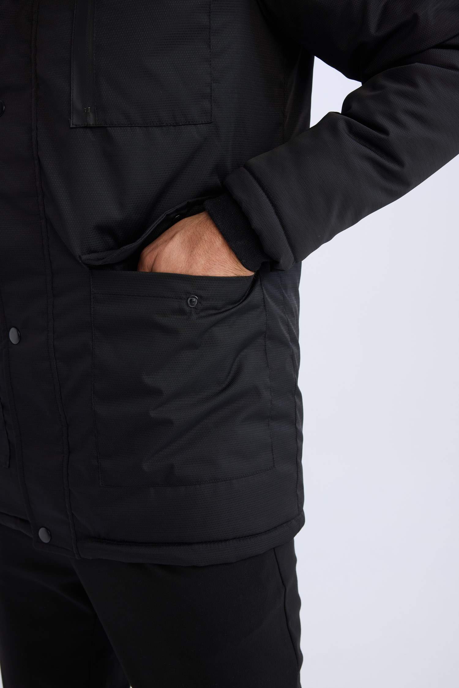 Su İtici Kapüşonlu Fermuarlı Çıtçıt Kapamalı Cepli Tafta Mont