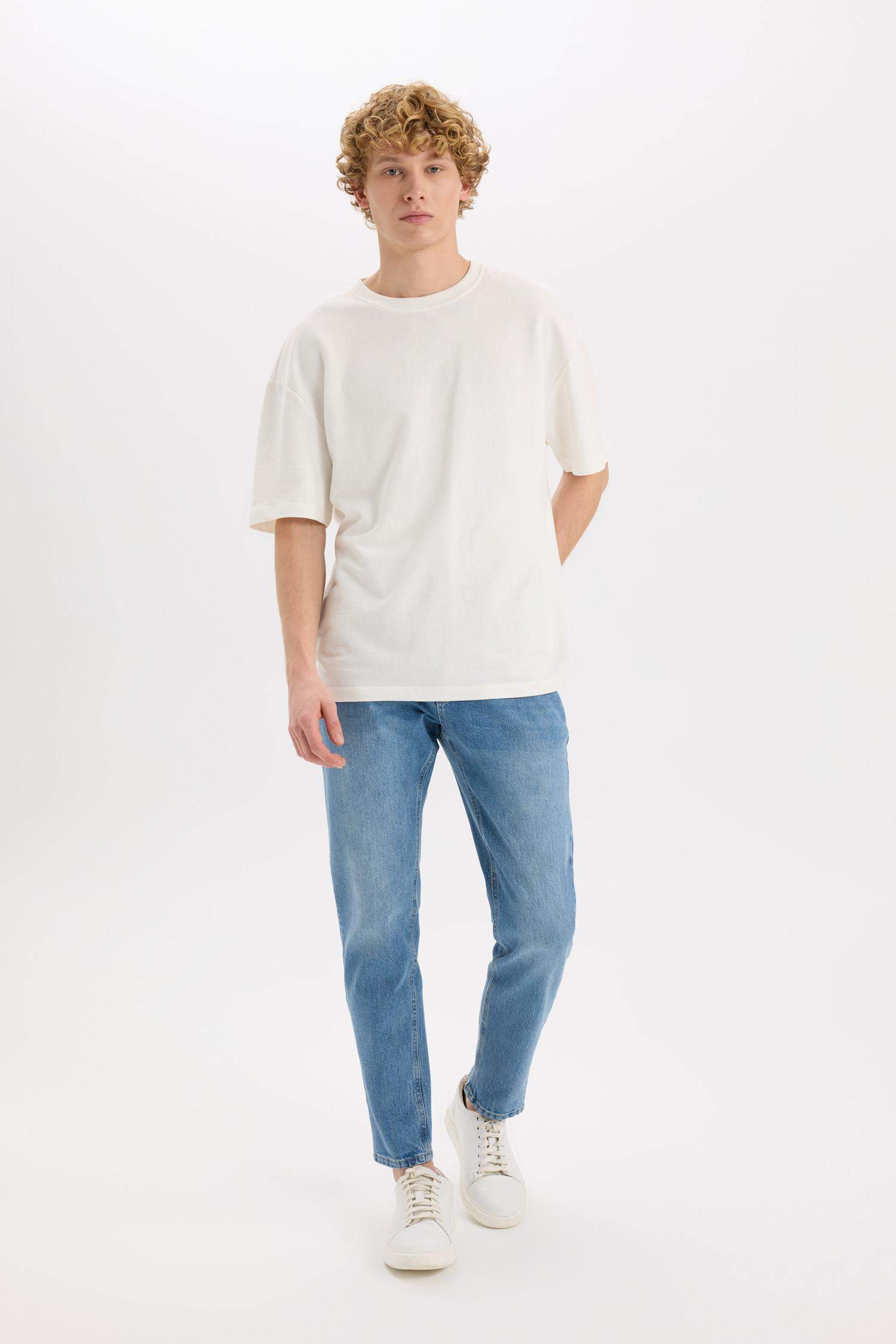 Slim Tapered Fit Dar Kalıp Normal Bel Daralan Paça Jean Pantolon