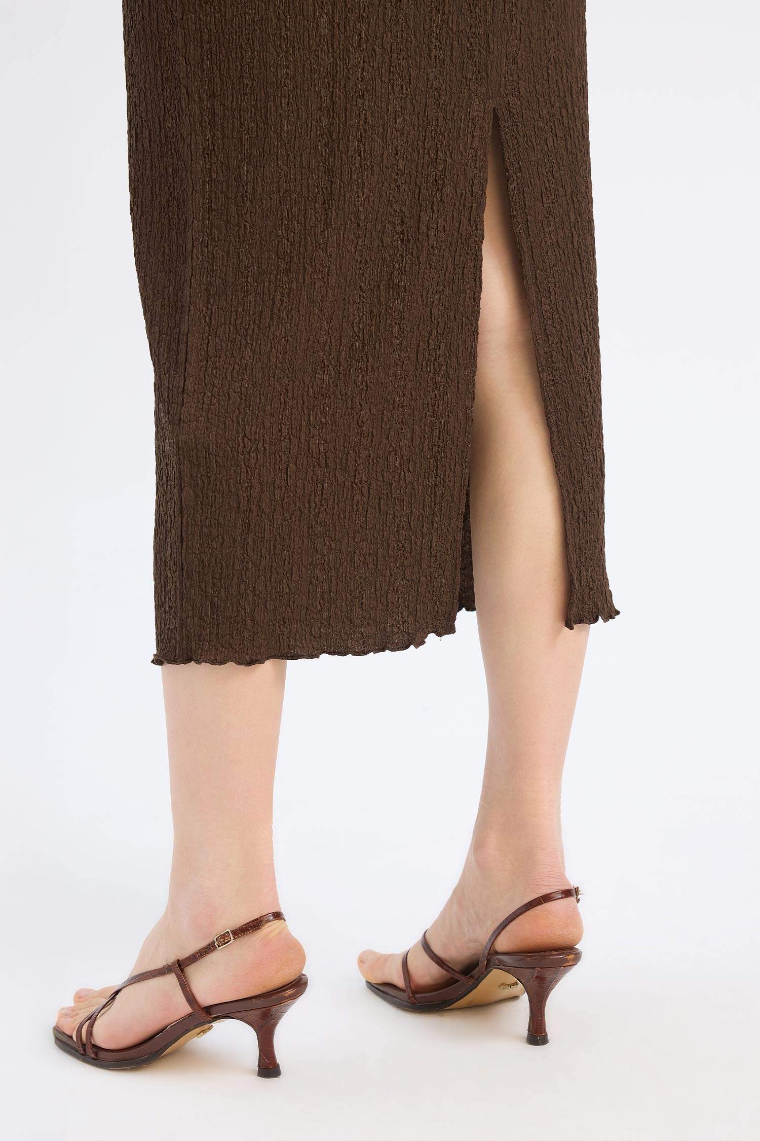 Bodycon Round Collar Sleeveless Midi Dress