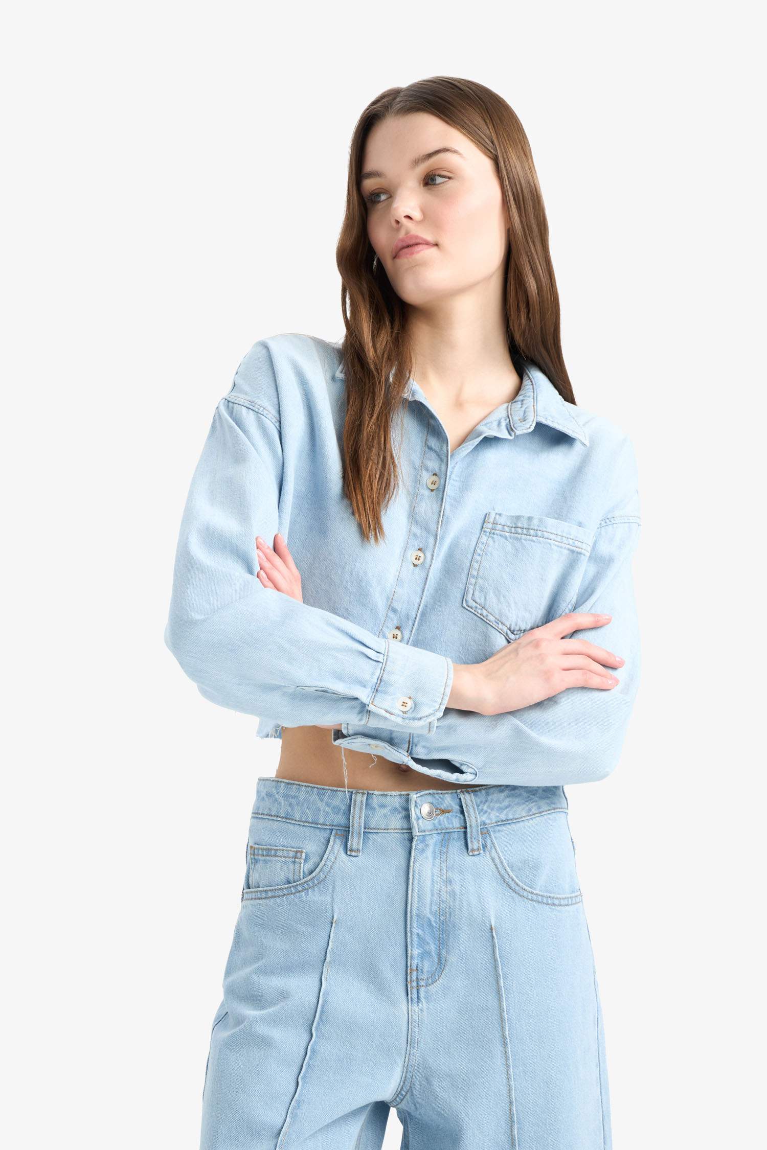 Cropped Fit Kesik Uçlu Yumuşak Jean Gömlek