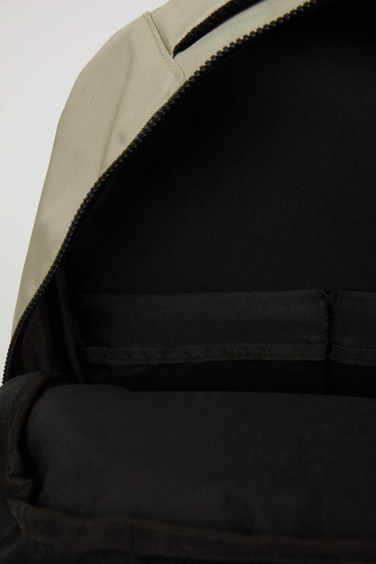 جنطة ظهر من Peppythings x DeFacto