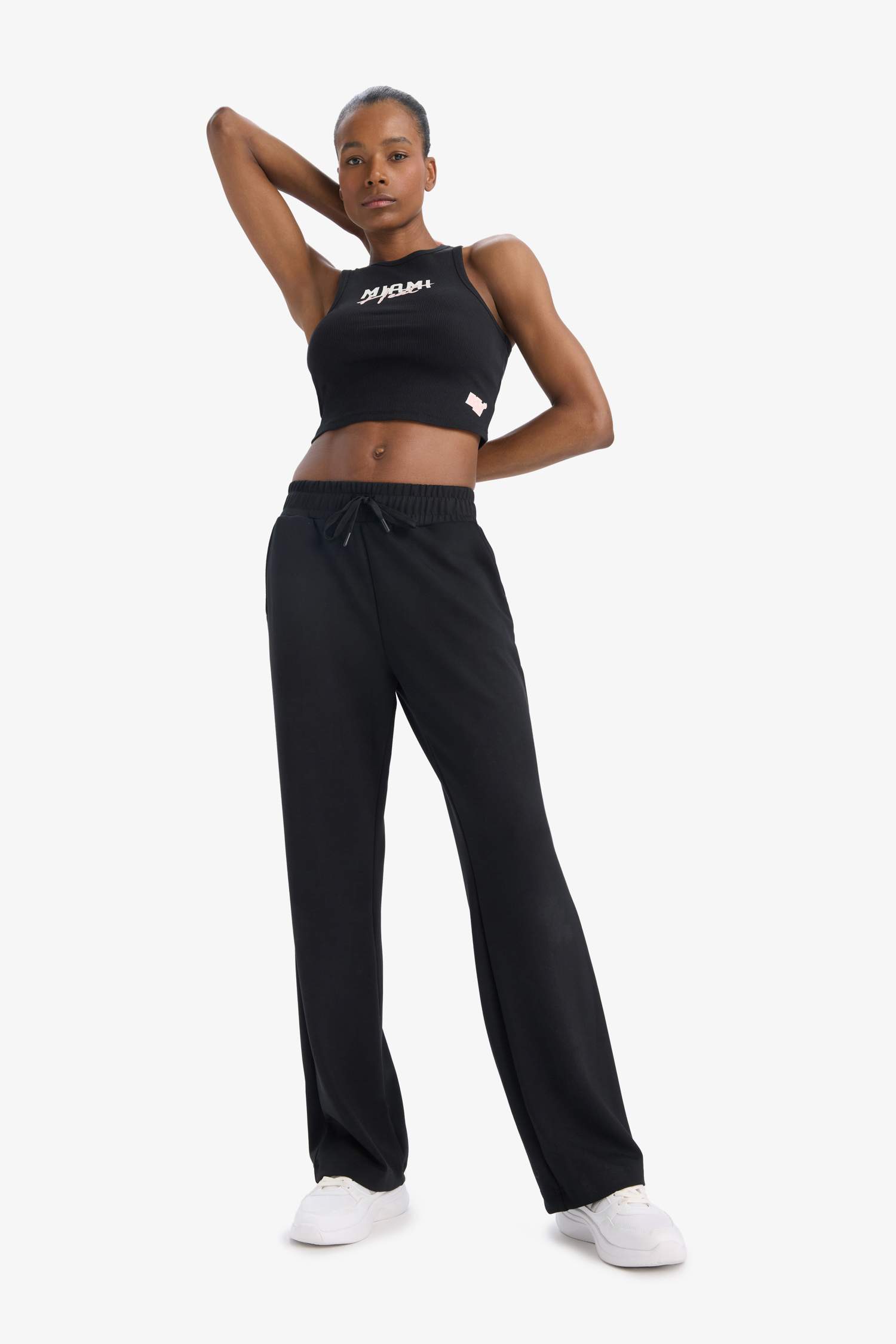 DeFactoFit NBA Miami Heat Crop Top Bisiklet Yaka Fitilli Kaşkorse Sporcu Atlet