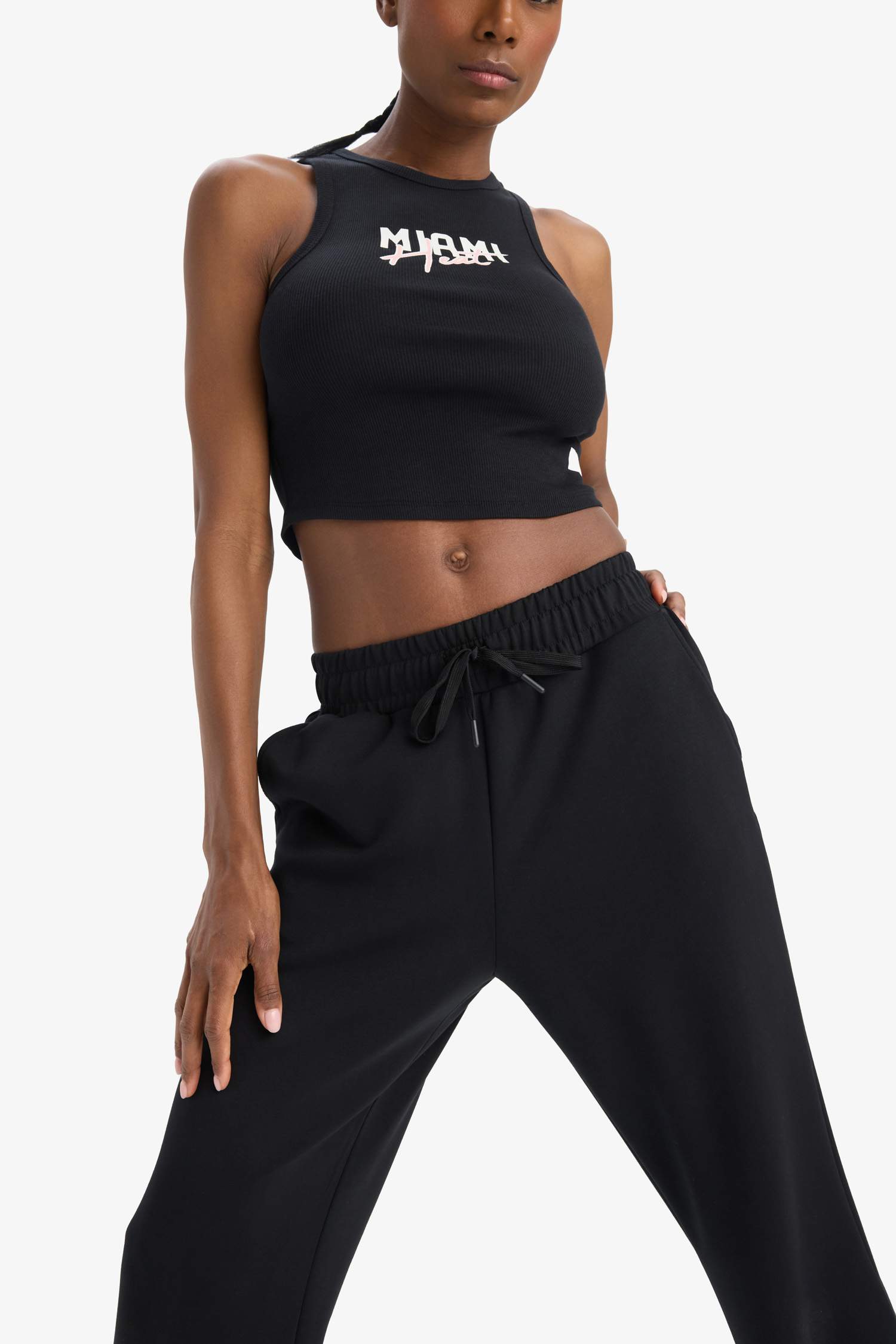 DeFactoFit NBA Miami Heat Crop Top Bisiklet Yaka Fitilli Kaşkorse Sporcu Atlet