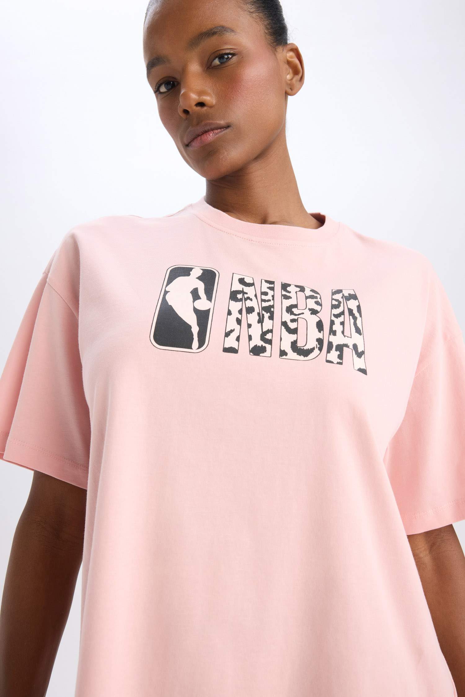 DeFactoFit NBA Wordmark Oversize Fit Crew Neck T-Shirt