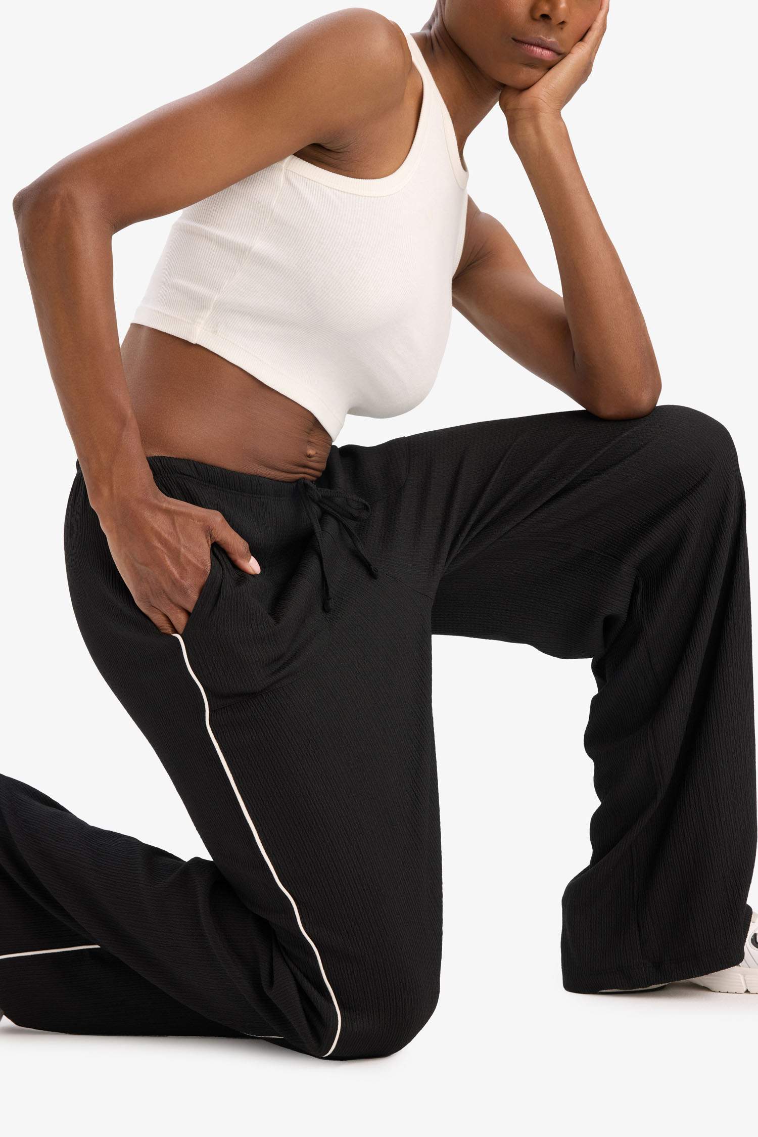 DeFactoFit NBA Miami Heat брюки с широкими штанинами, с двумя карманами, стандартной длины, из ткани с кринкл-эффектом