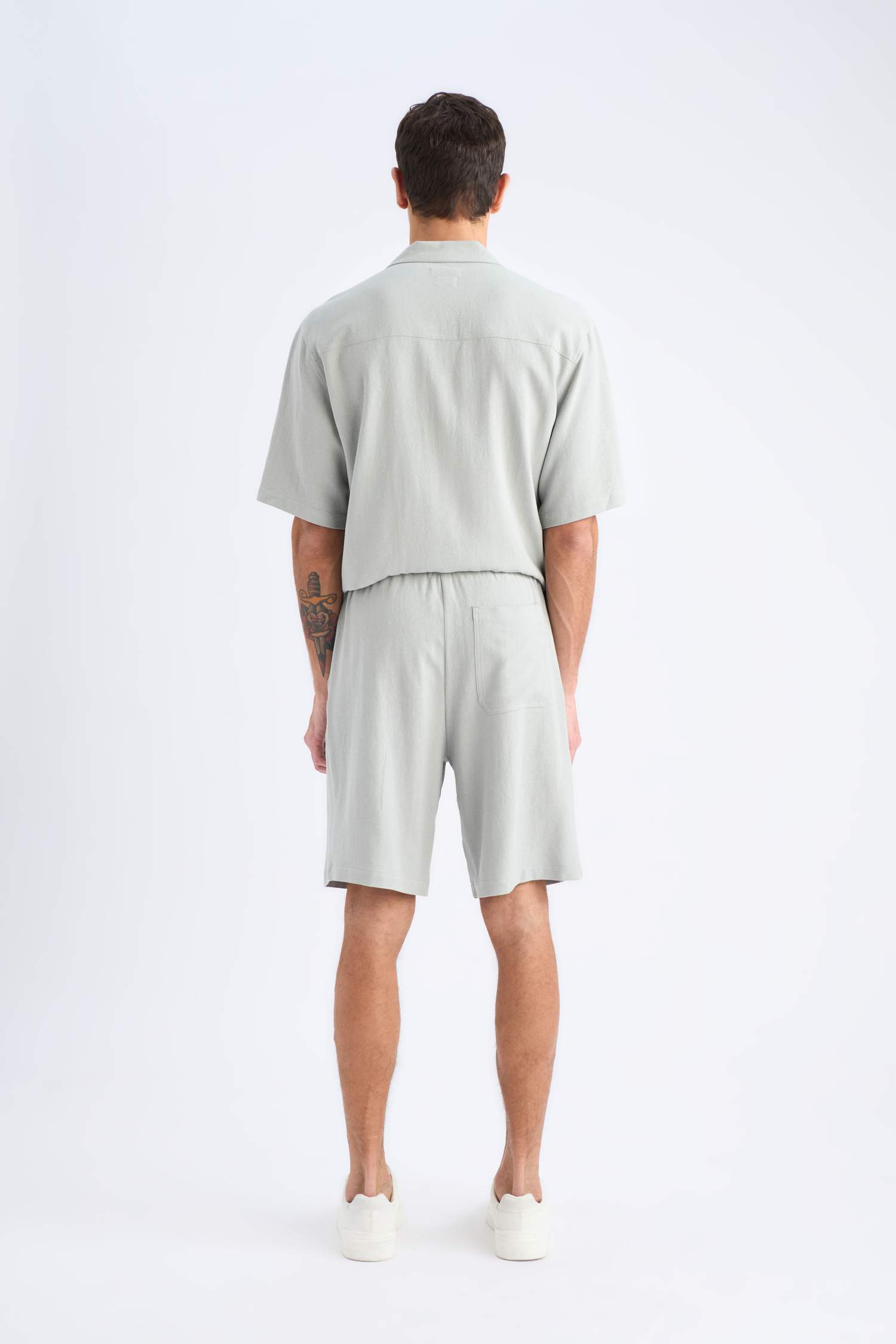 Relax Fit Yazlık Keten Karışımlı Şort