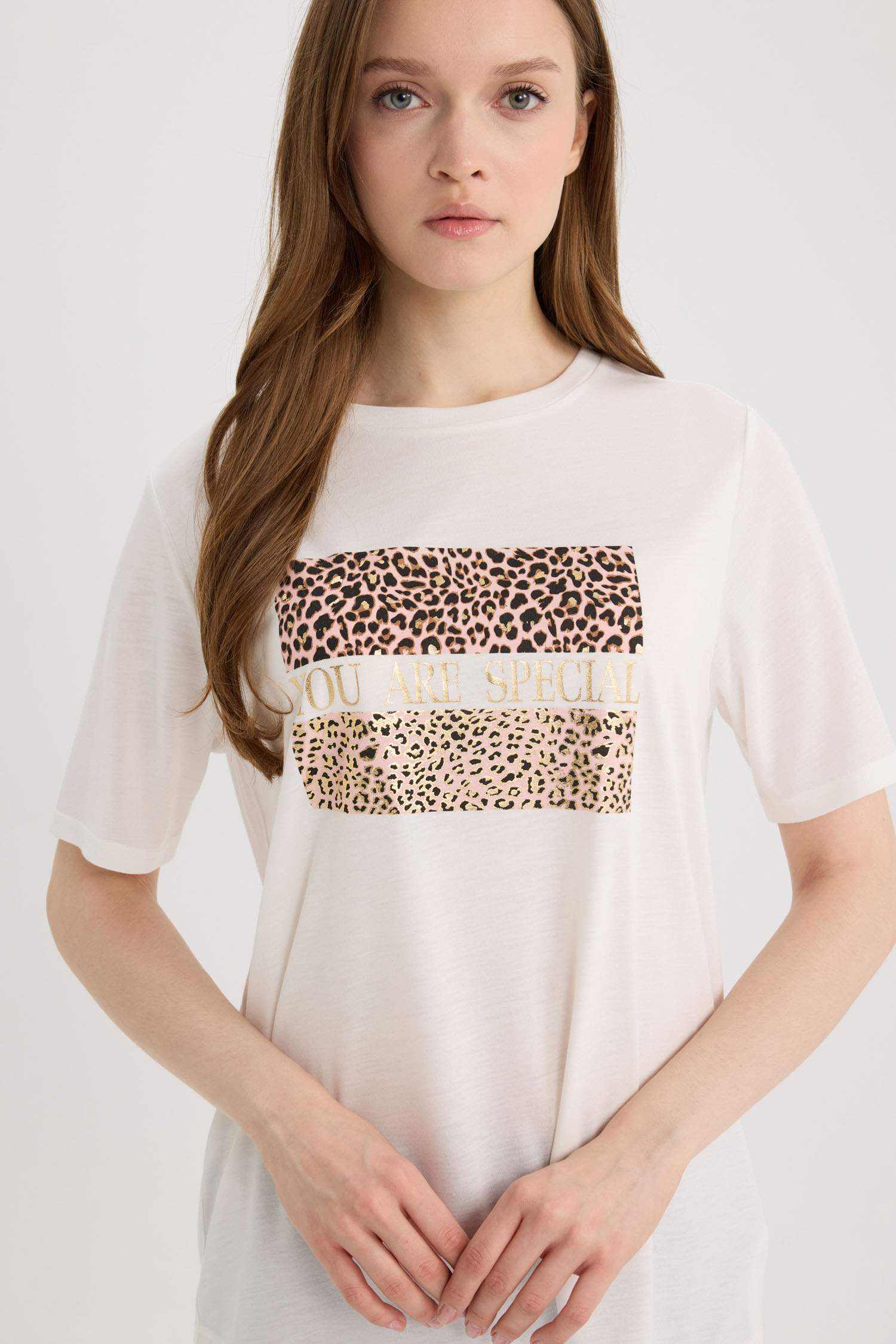 Traditional Regular Fit Crew Neck Short Sleeve T-Shirt