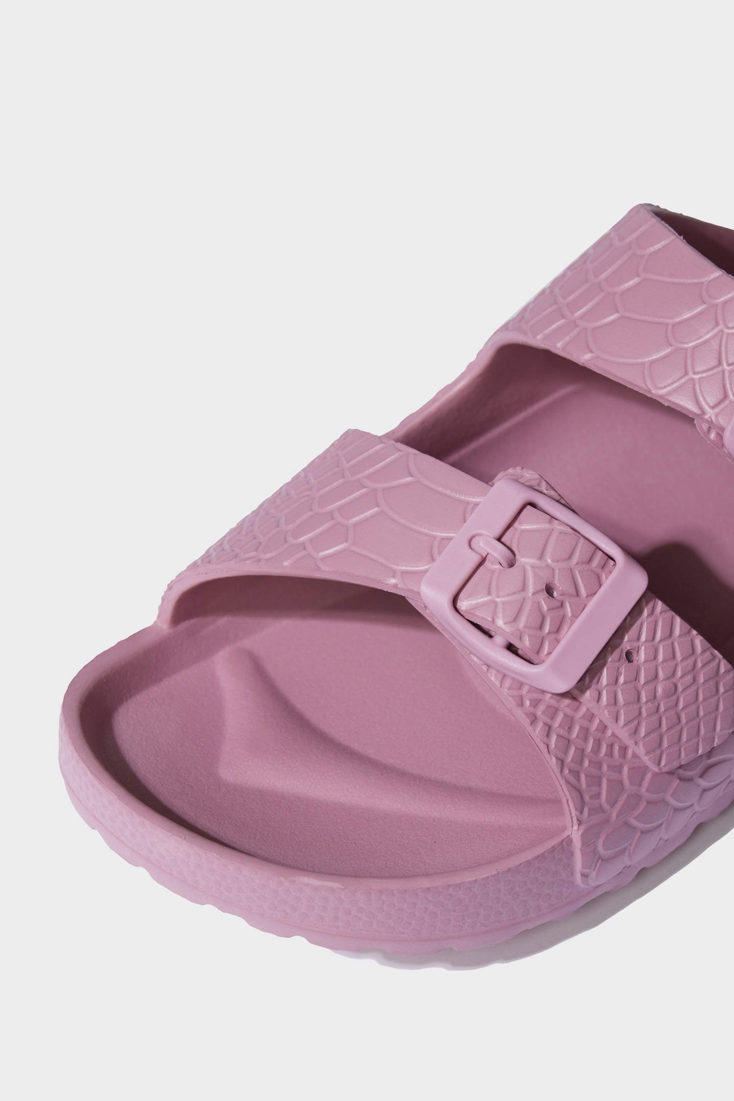 شبشب إيفا بكعب مسطح