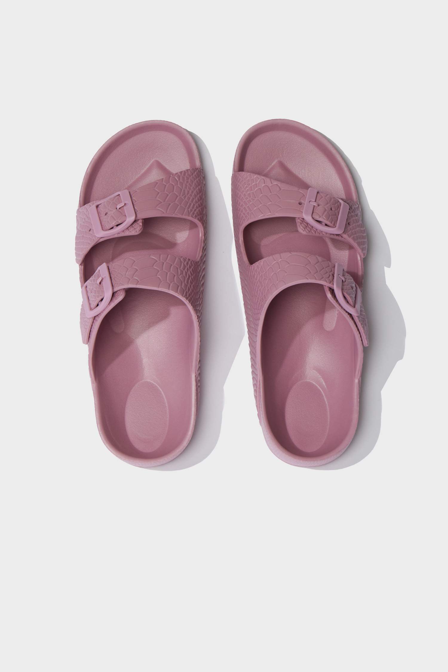 شبشب إيفا بكعب مسطح