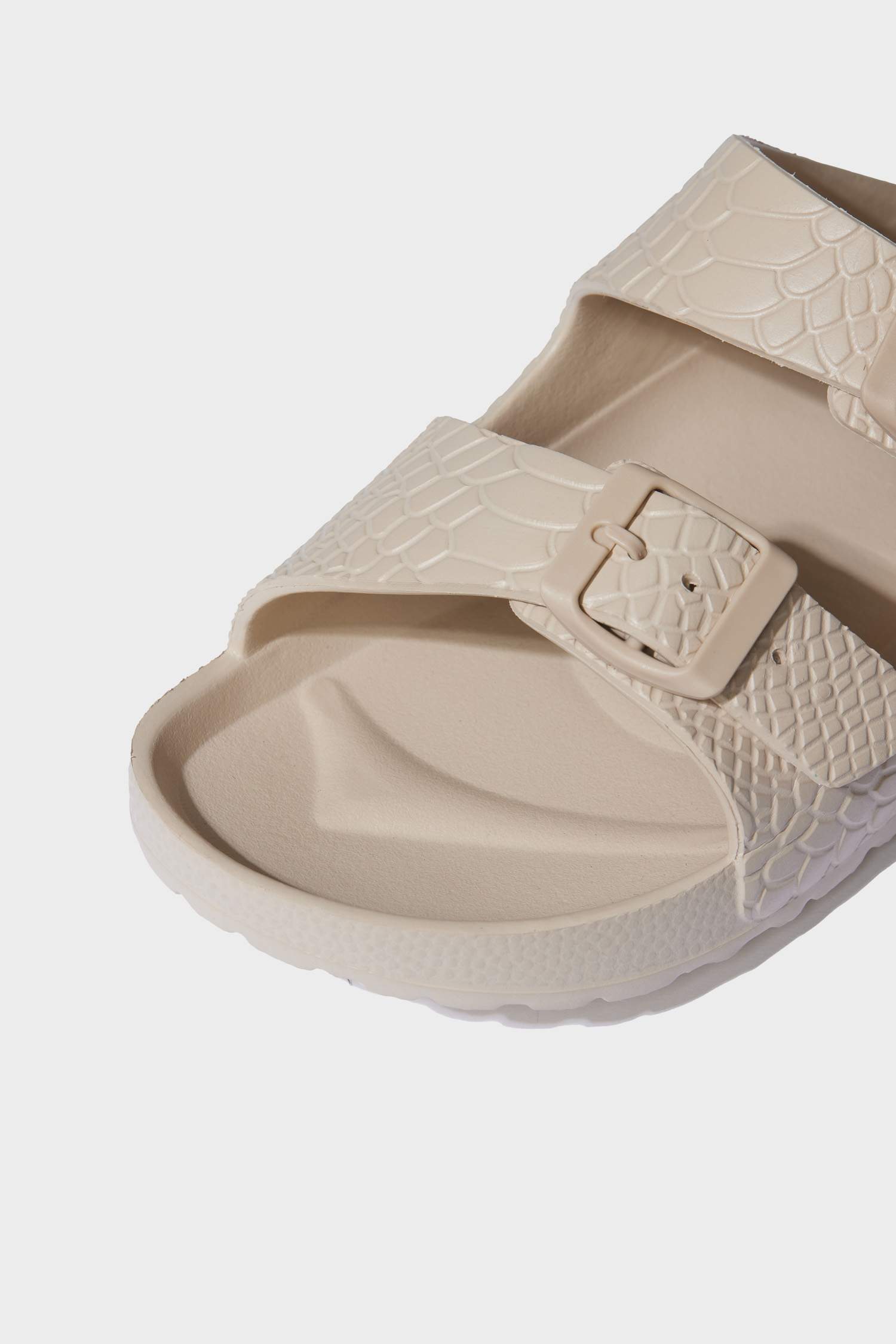 Woman Flat Base Slip On Eva Slippers