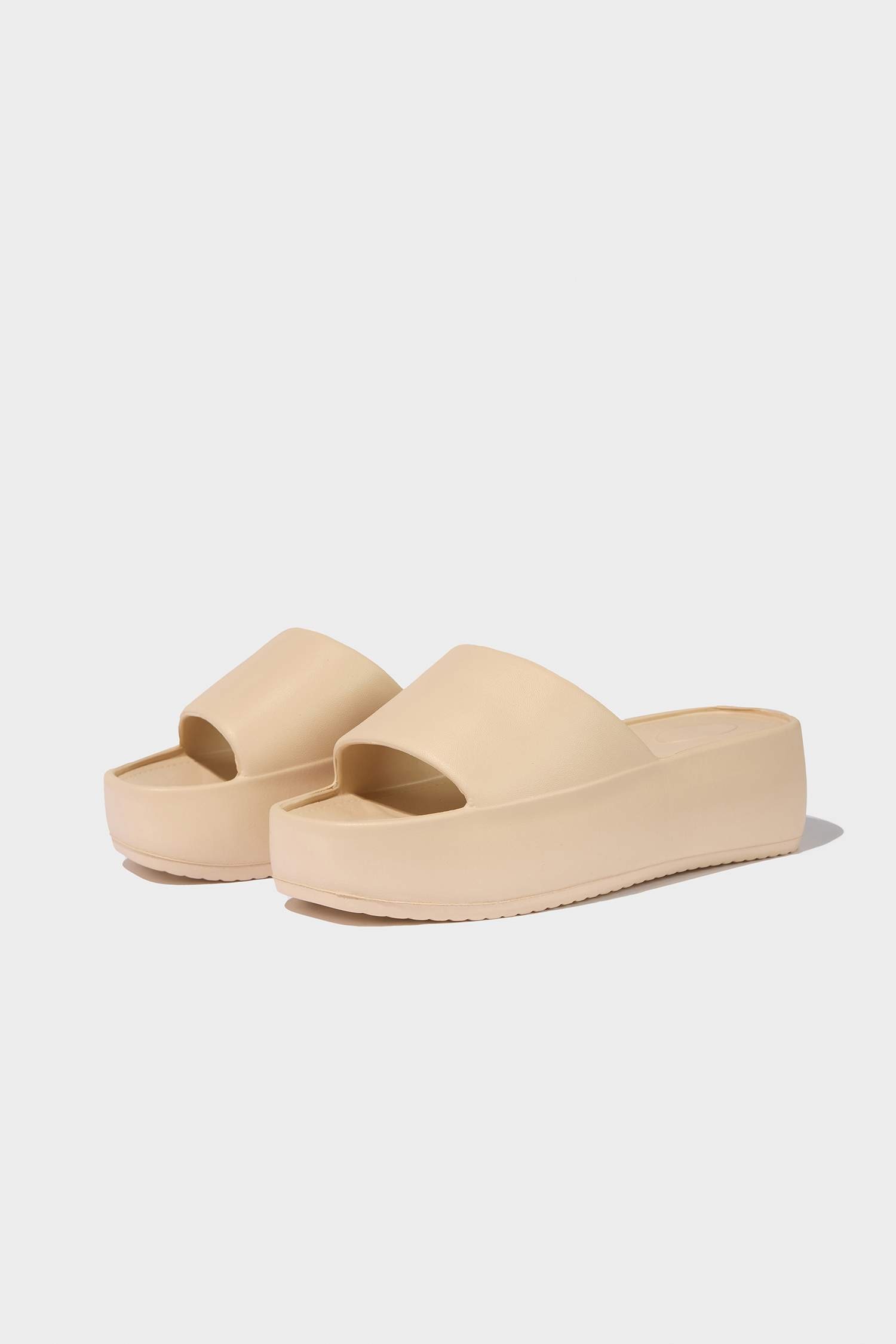 شبشب حريمي بكعب مسطح بشريط مزدوج