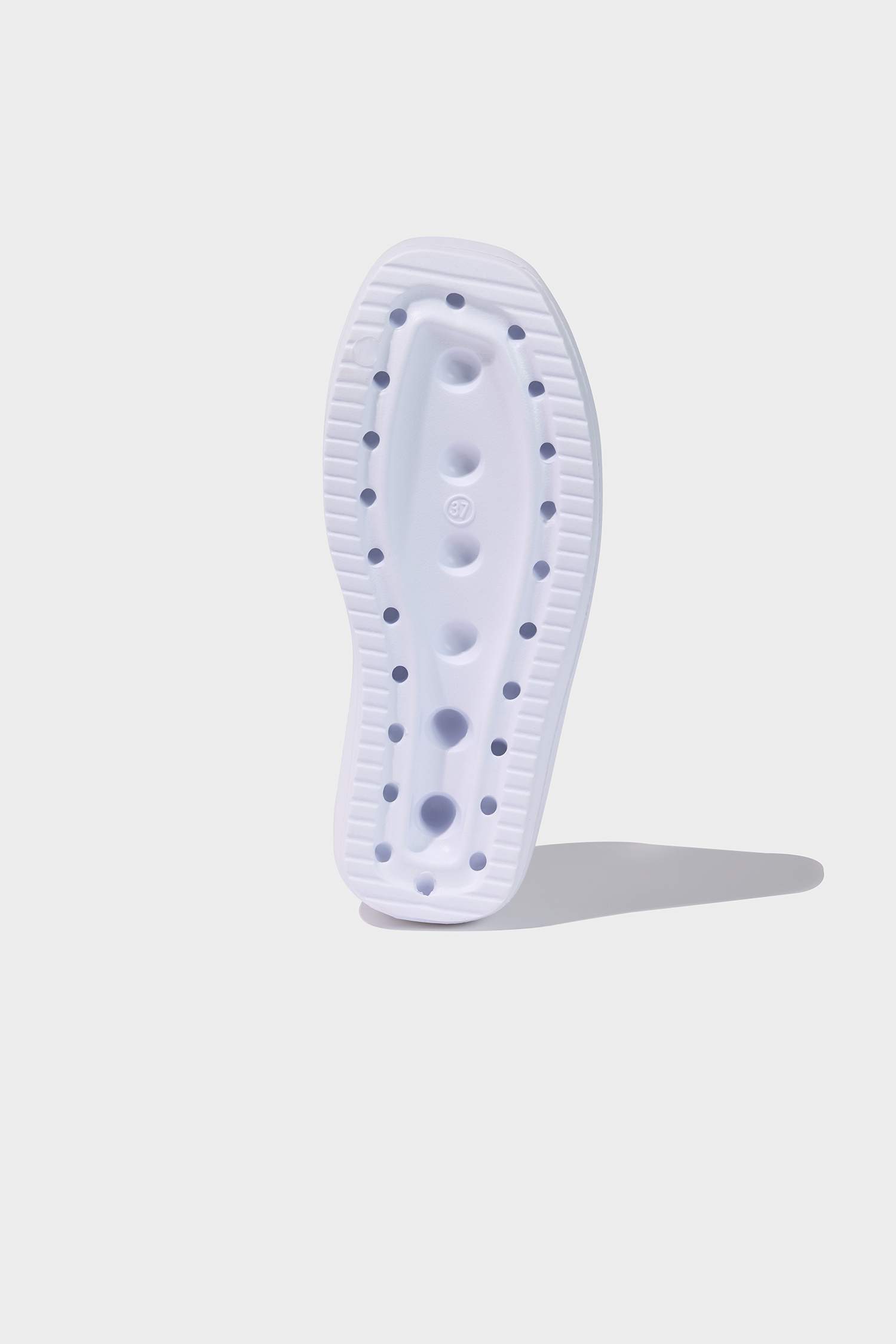 شبشب إيفا بكعب مسطح