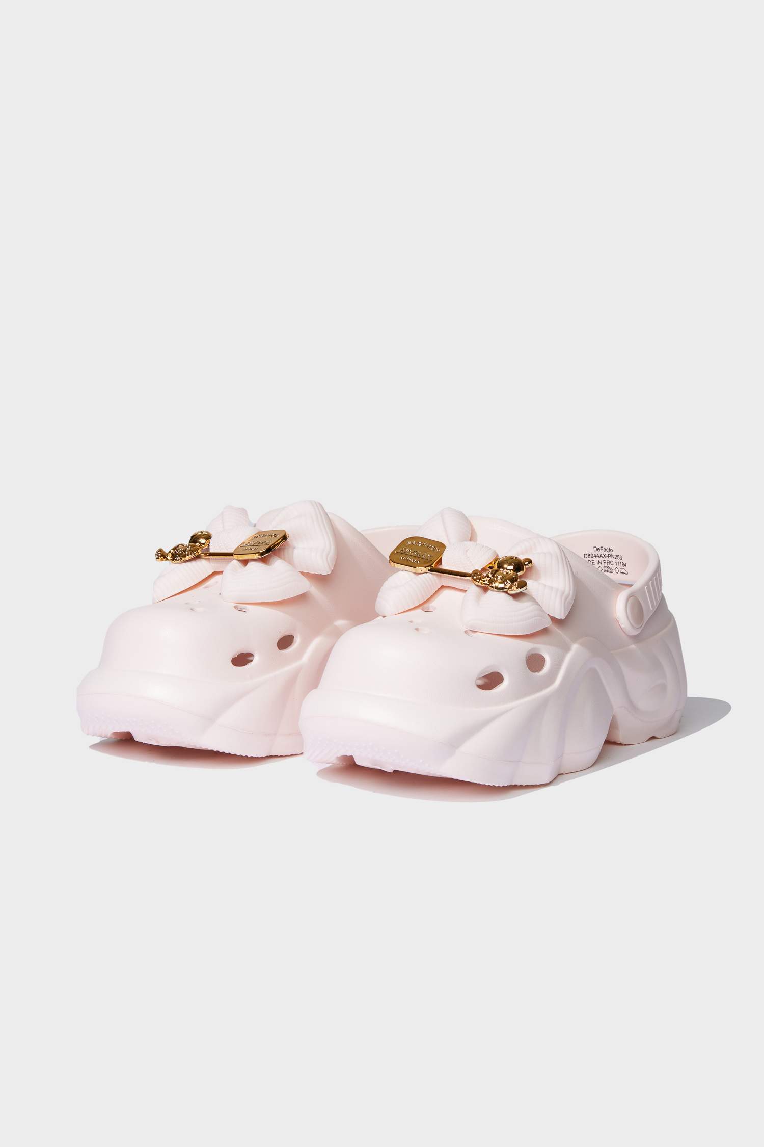 صندل بكعب مسطح