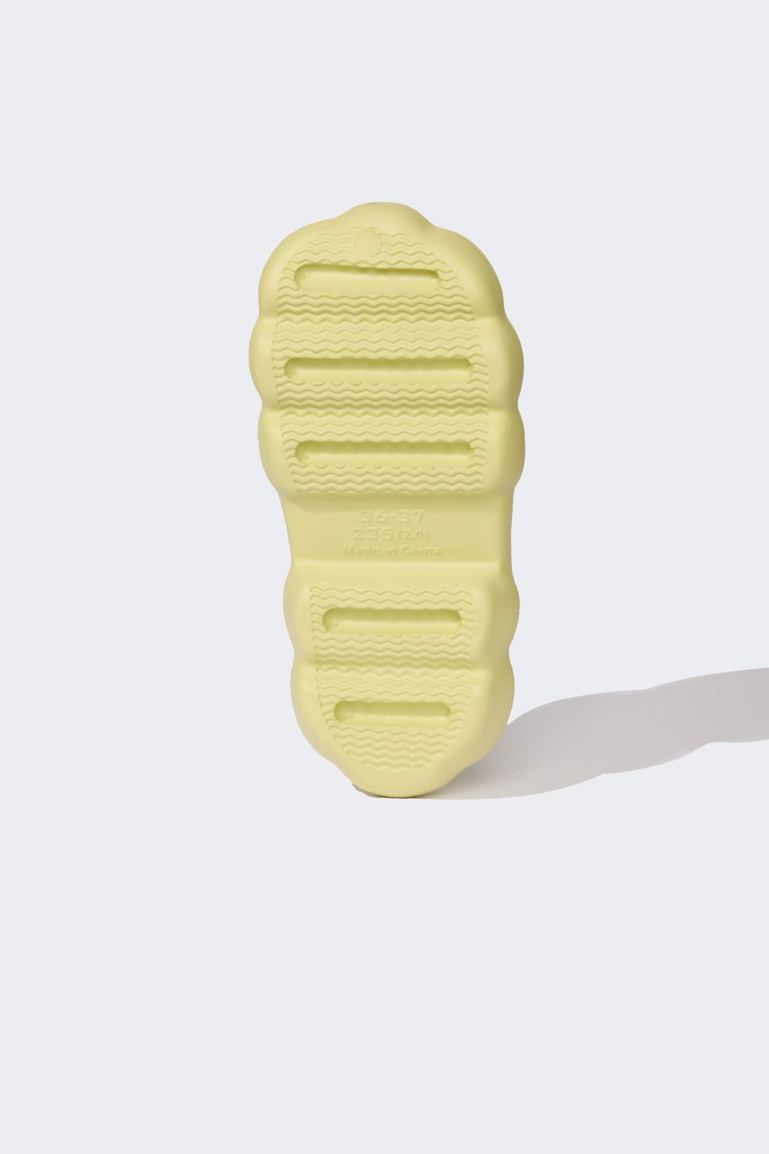 صندل بكعب مسطح