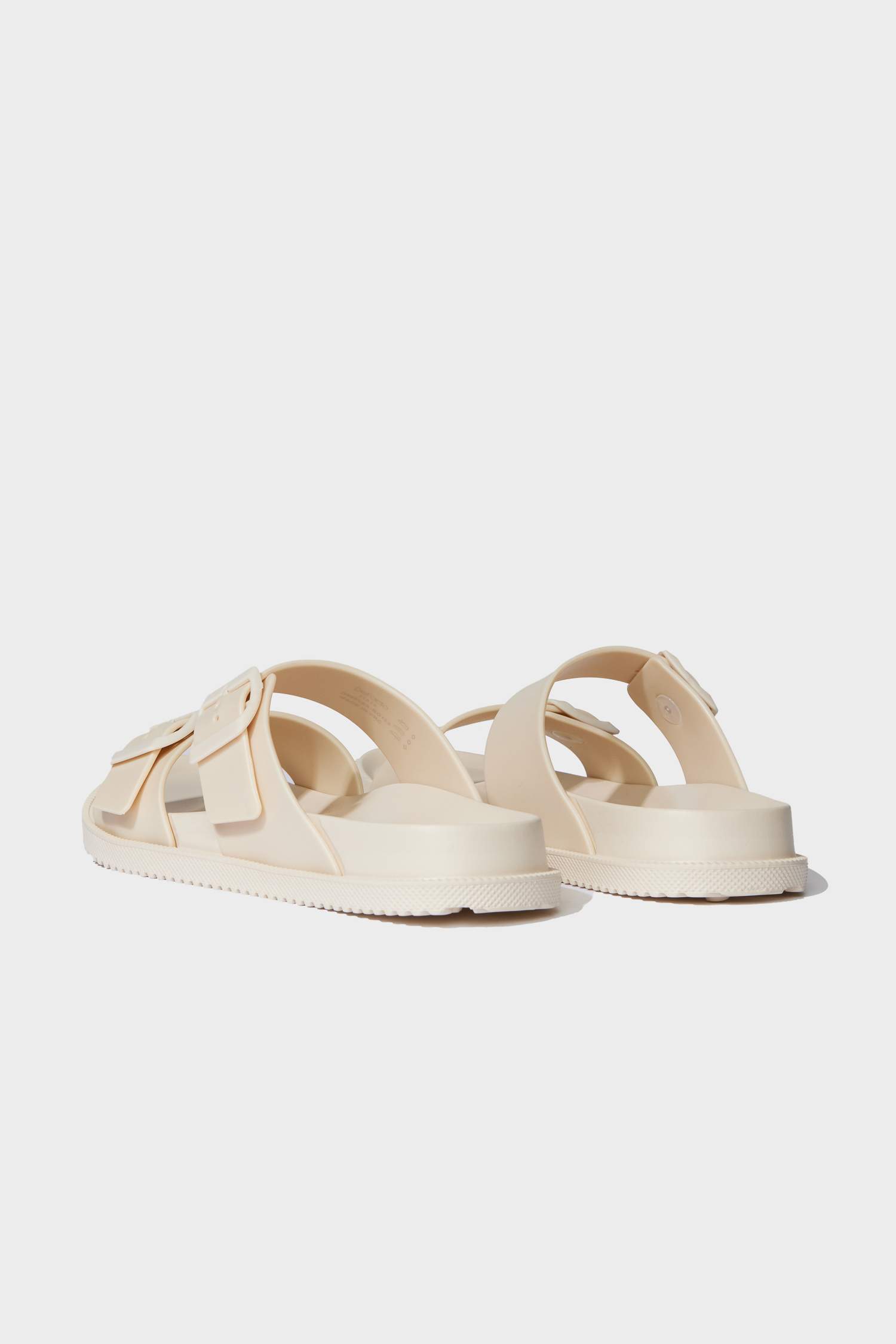 شبشب نسائي جلد صناعي بكعب مسطح