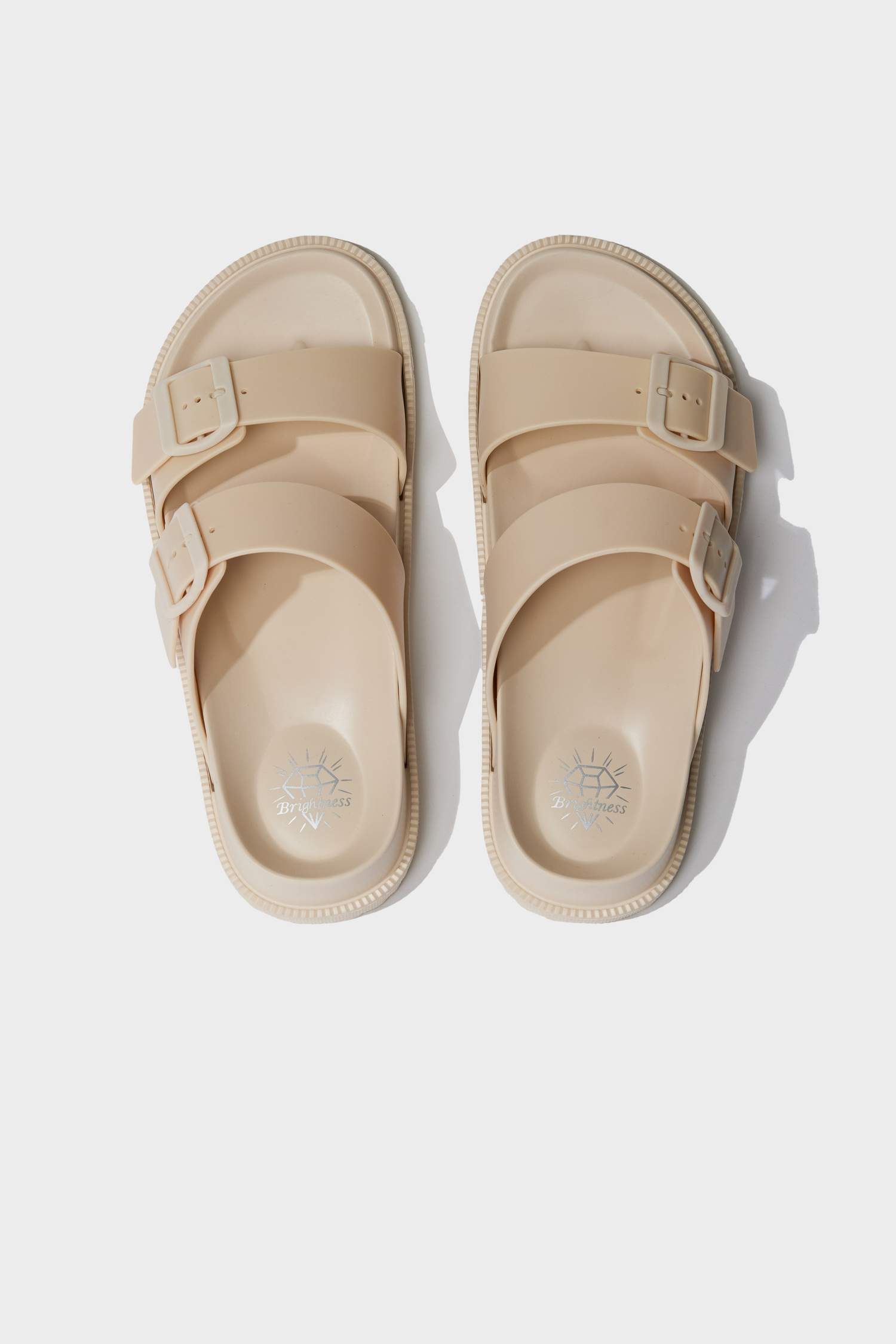 شبشب نسائي جلد صناعي بكعب مسطح