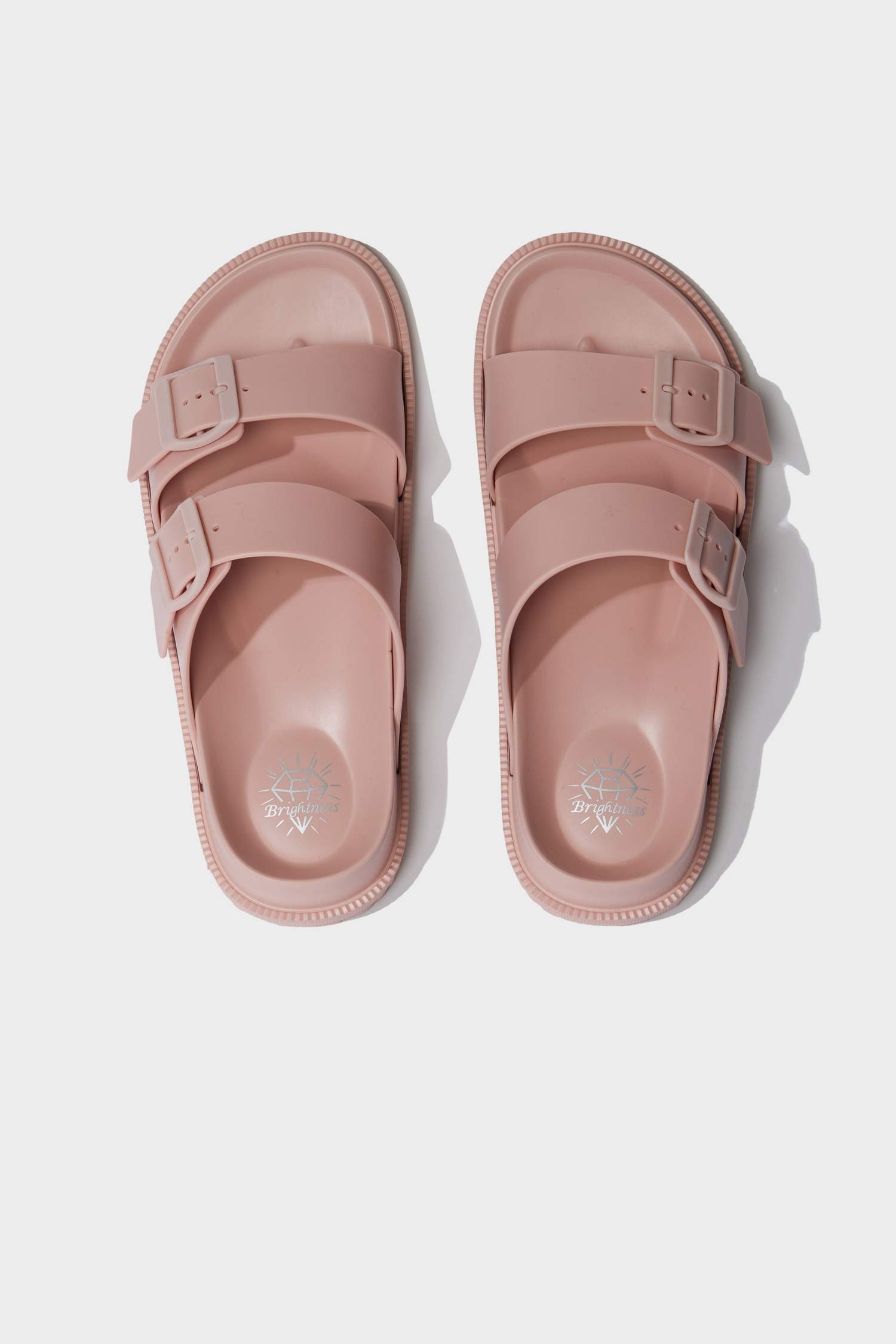 شبشب نسائي جلد صناعي بكعب مسطح