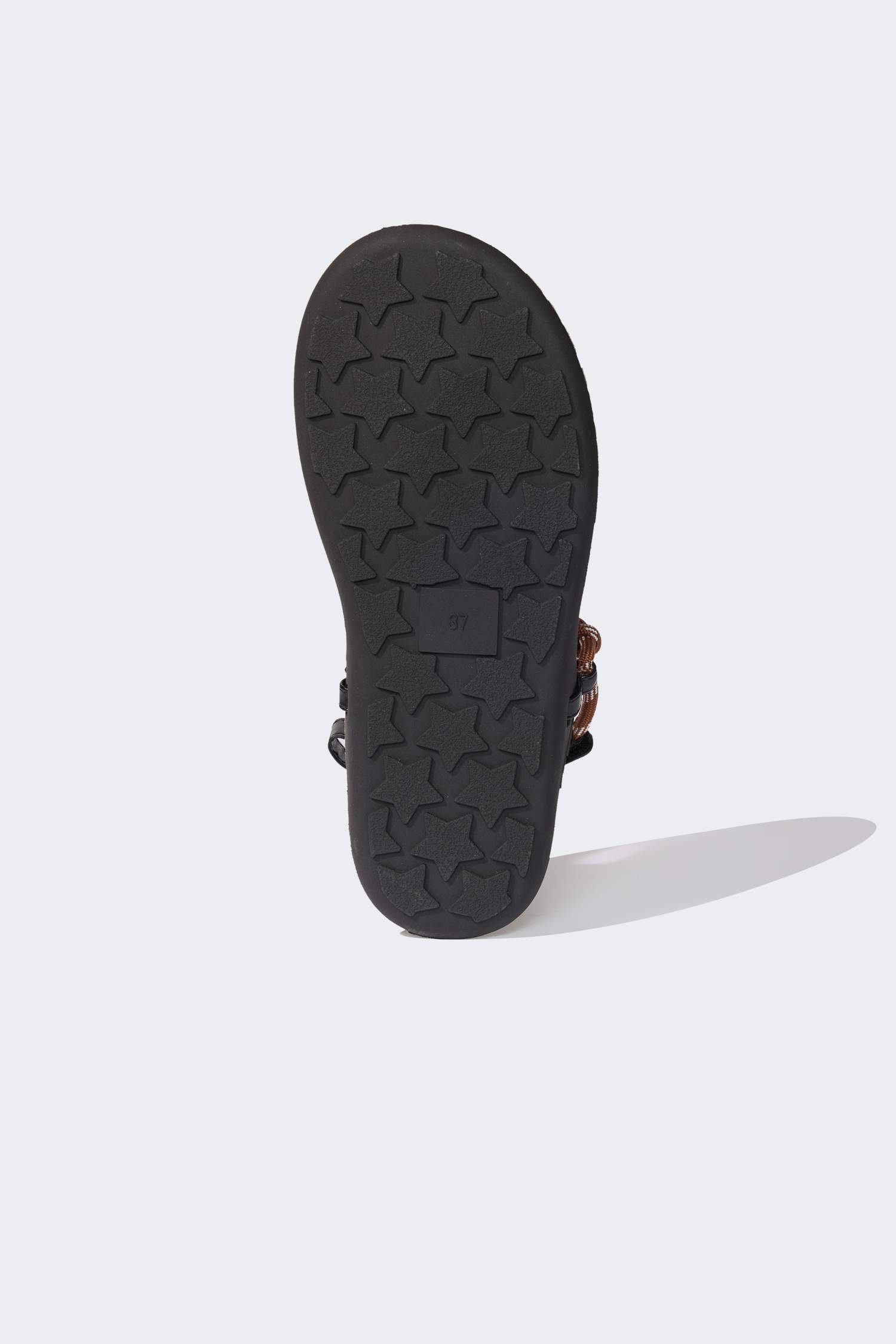 صندل بكعب مسطح