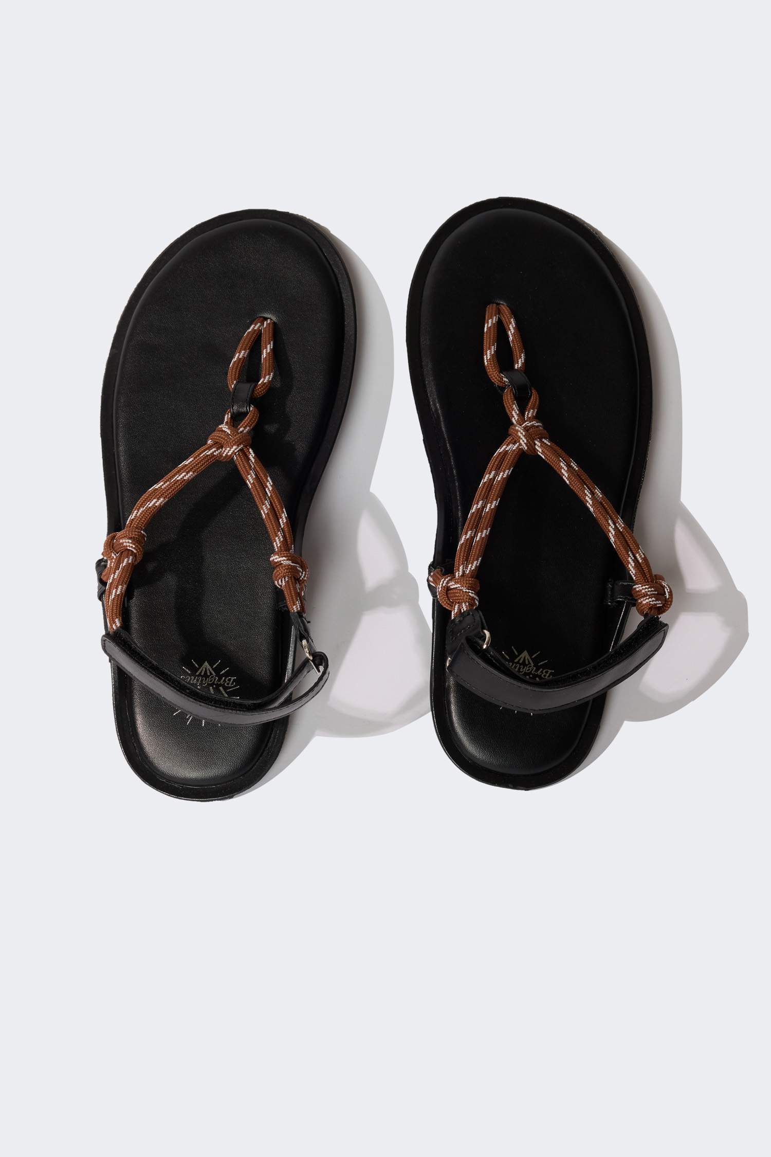 صندل بكعب مسطح